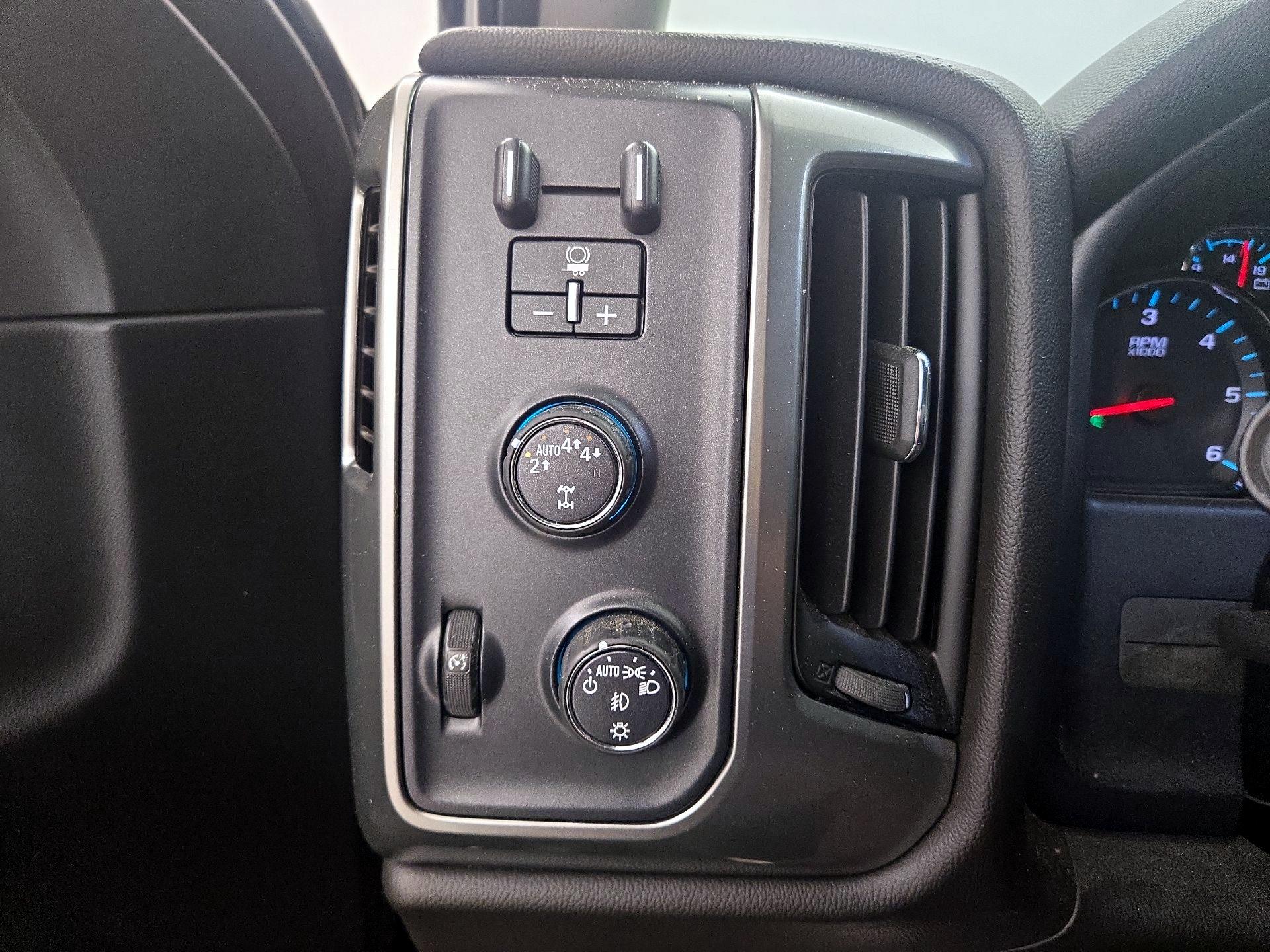 Thumbnail: 2018 Chevrolet Silverado 1500 - 13