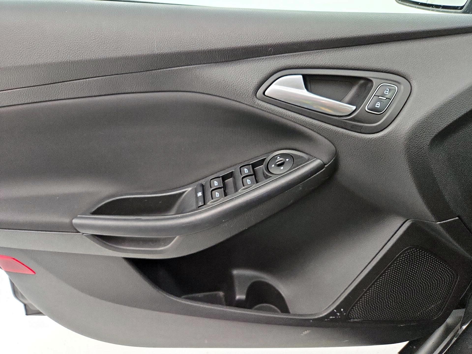 Thumbnail: 2017 Ford Focus - 12