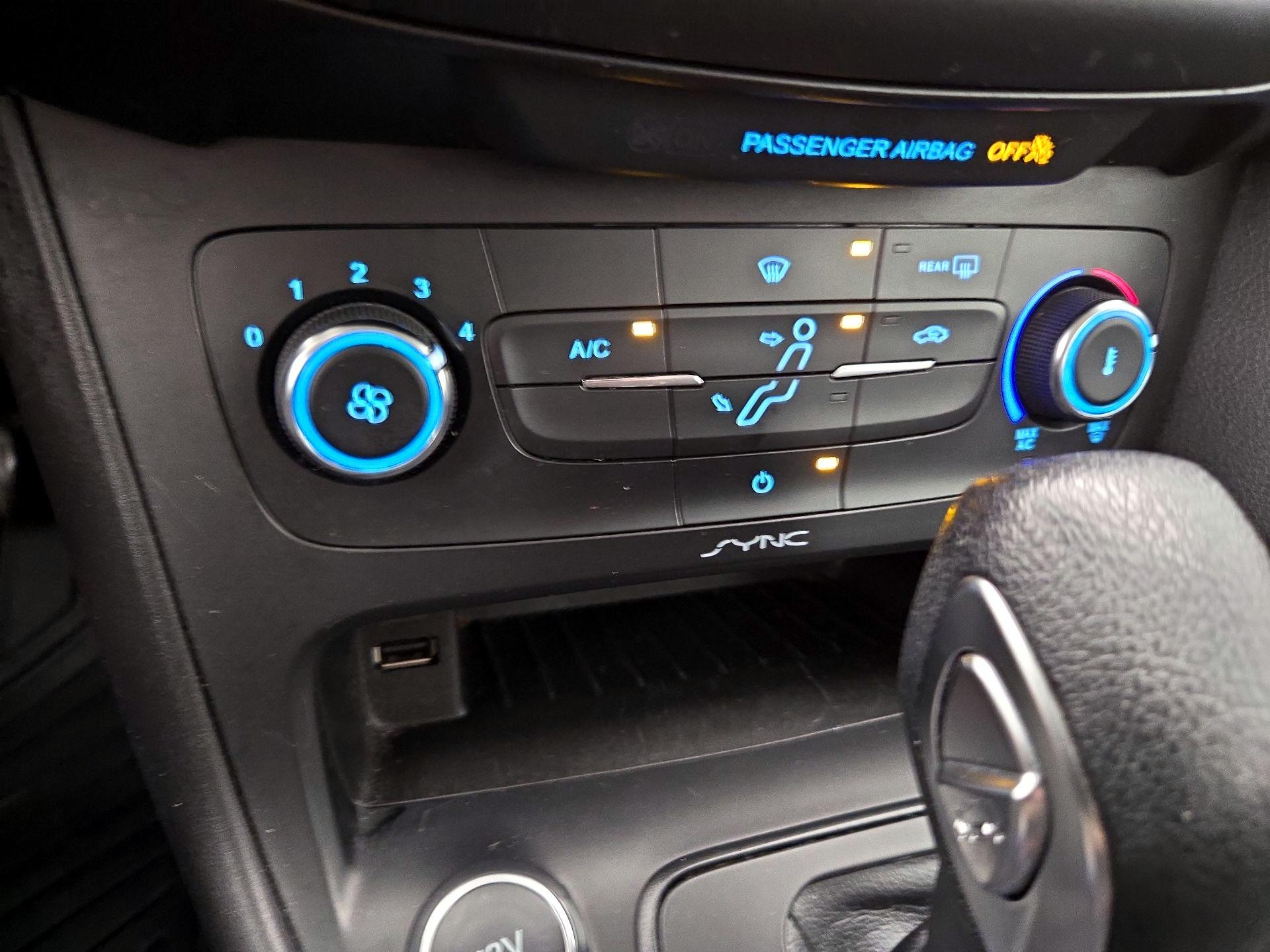 Thumbnail: 2017 Ford Focus - 16