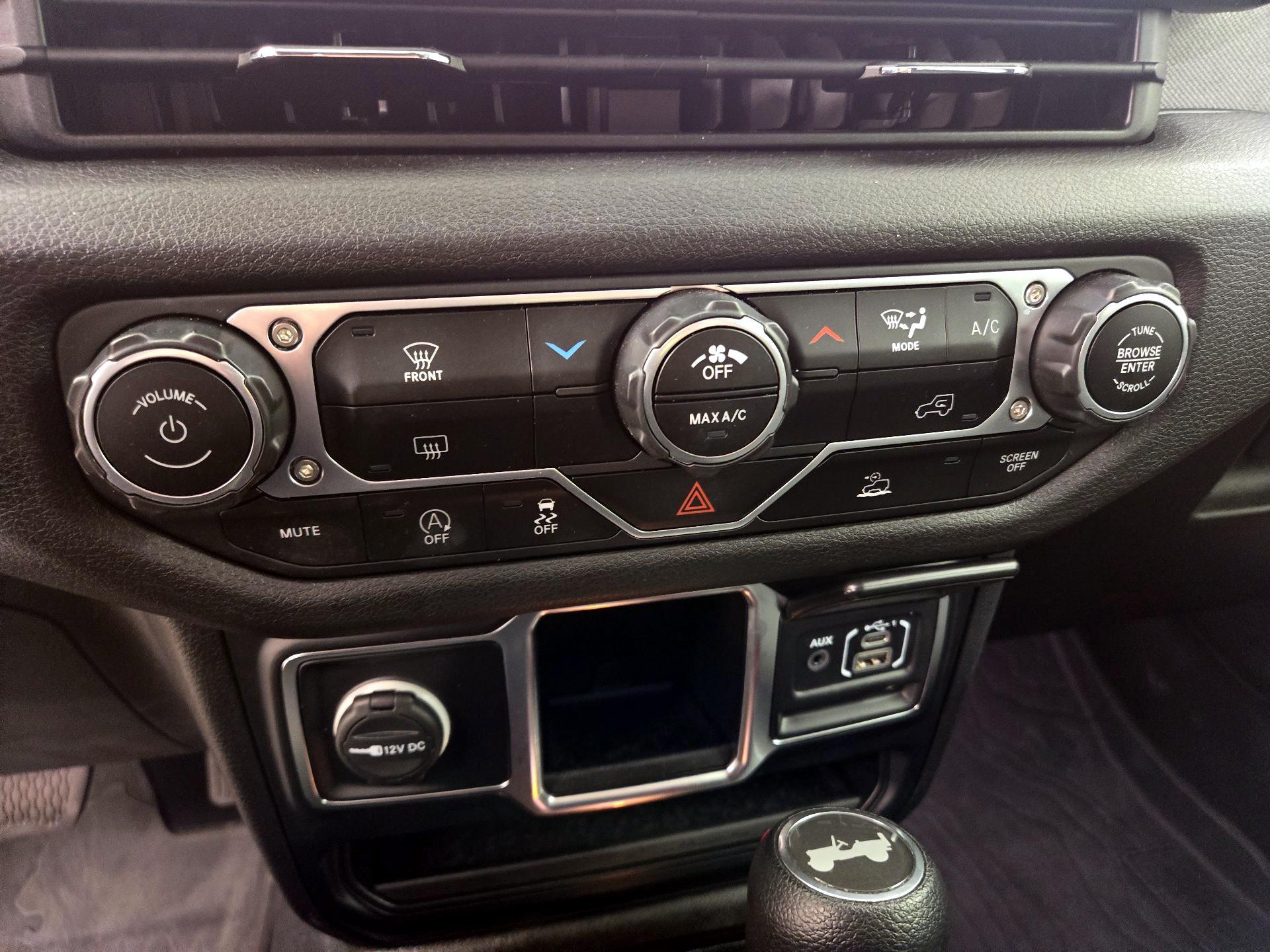 Thumbnail: 2024 Jeep Wrangler - 16