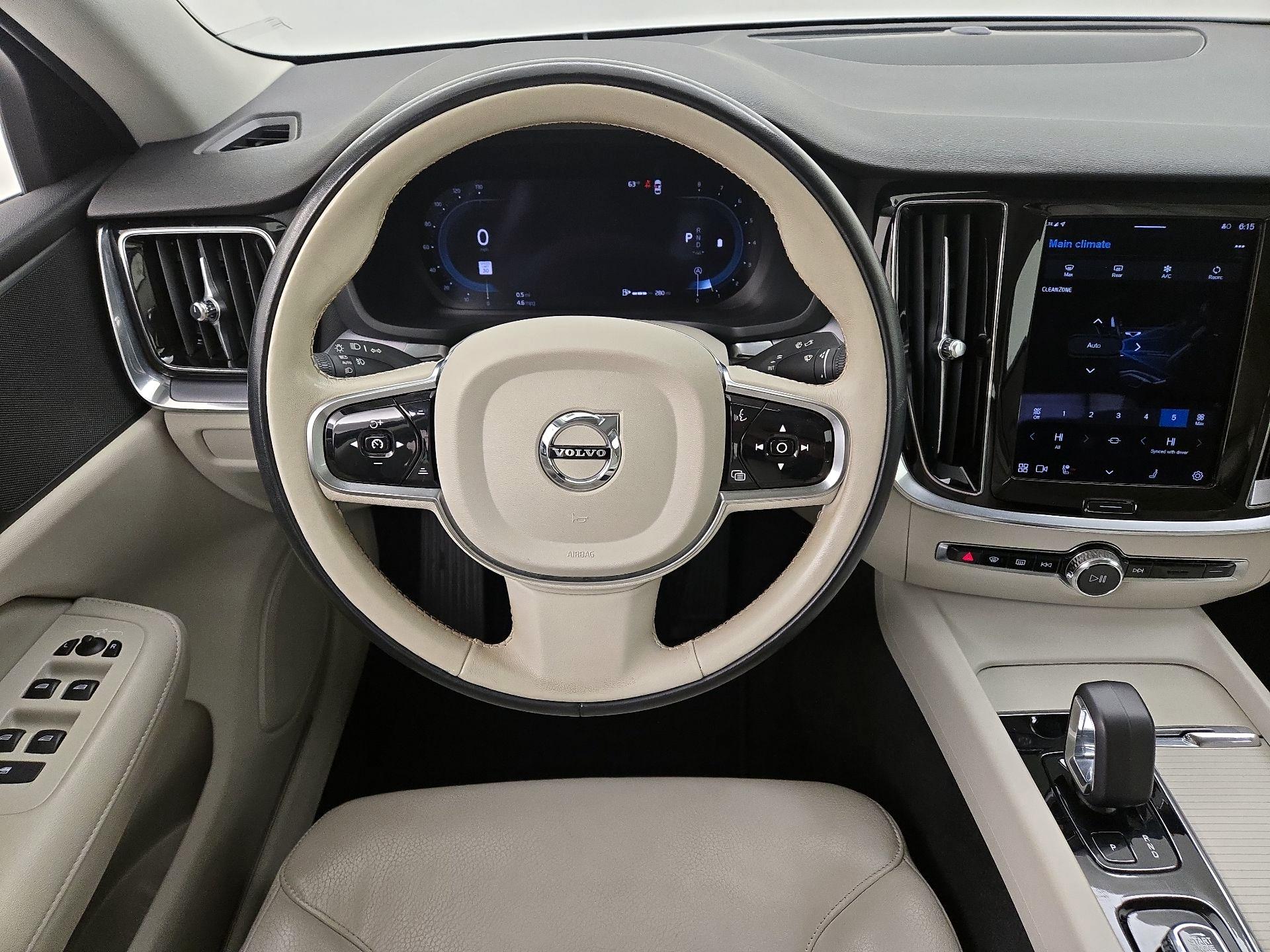 Thumbnail: 2024 Volvo S60 - 10