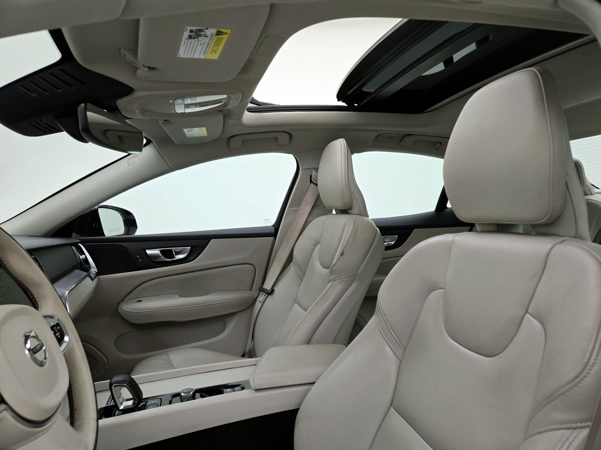 Thumbnail: 2024 Volvo S60 - 20