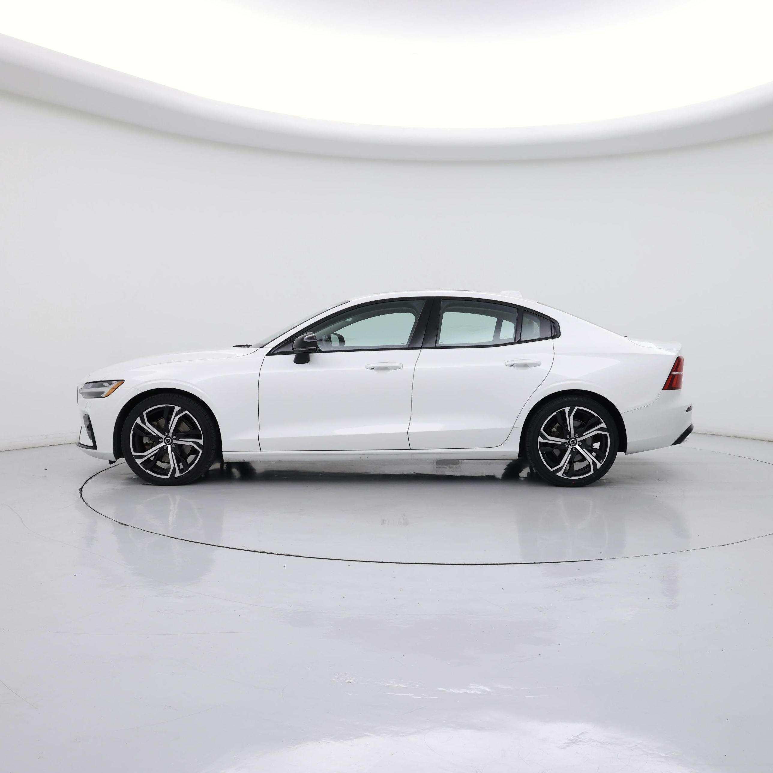 Thumbnail: 2024 Volvo S60 - 3