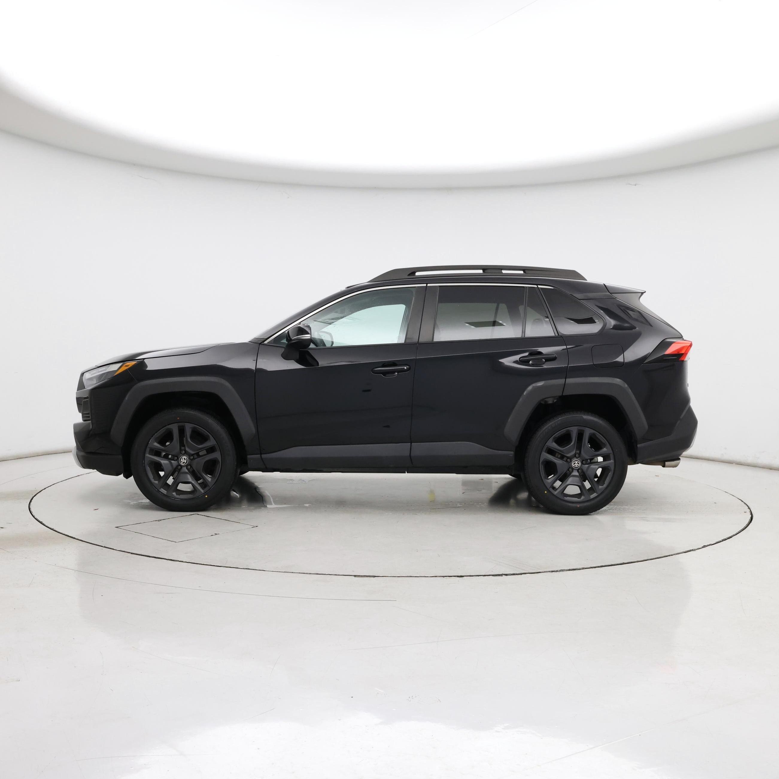 Thumbnail: 2023 Toyota RAV4 - 3