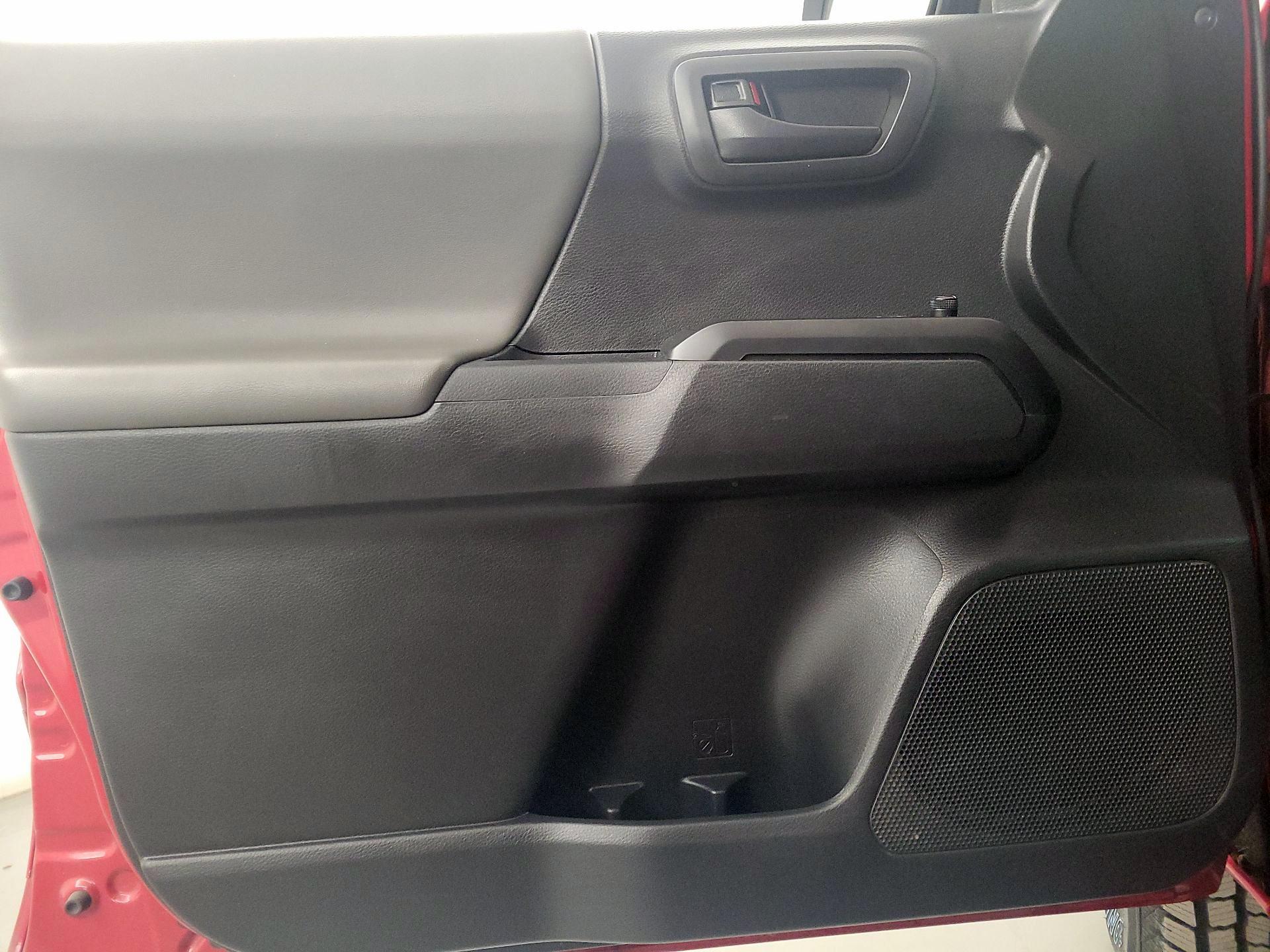 Thumbnail: 2022 Toyota Tacoma - 12