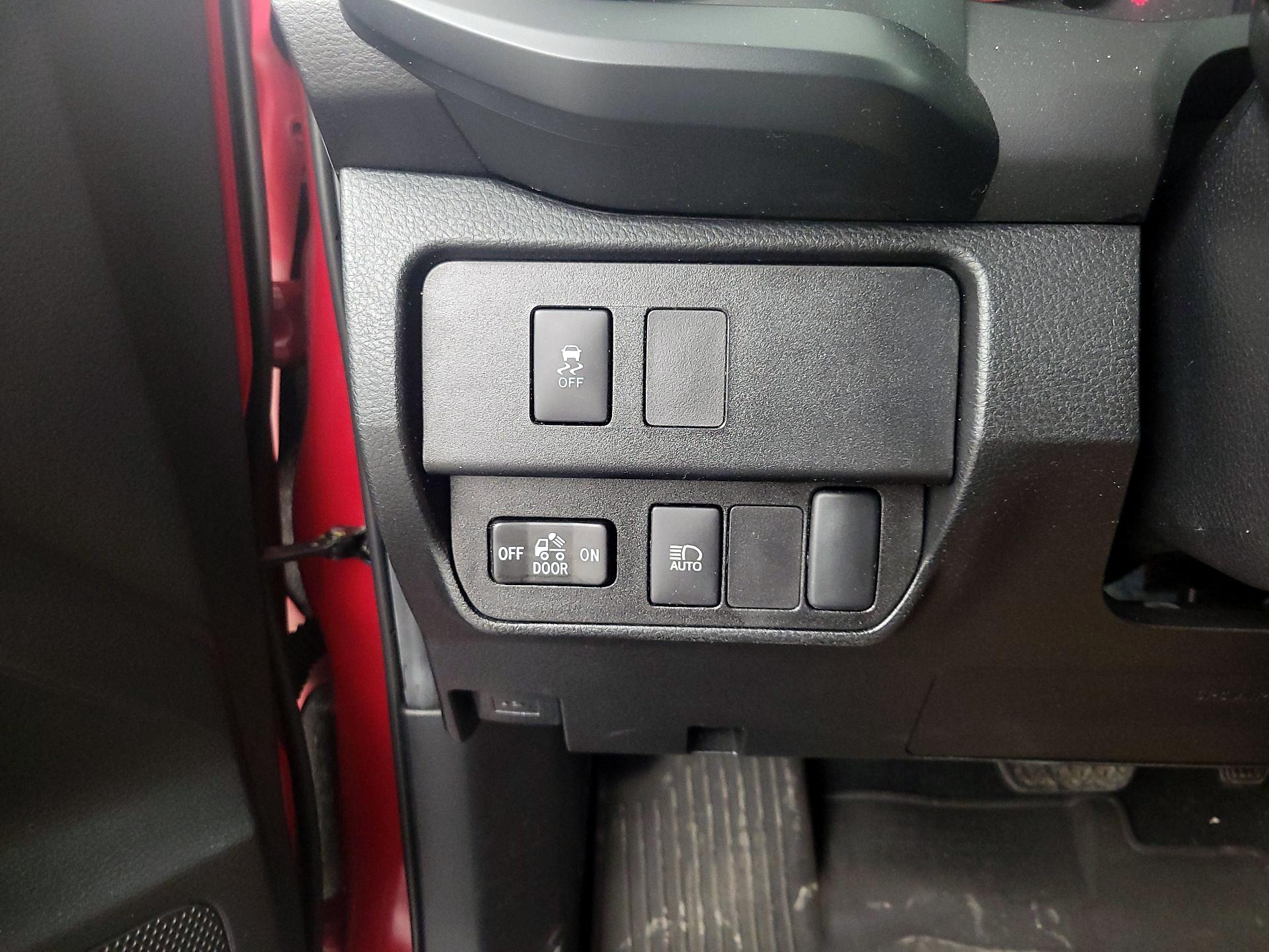 Thumbnail: 2022 Toyota Tacoma - 13