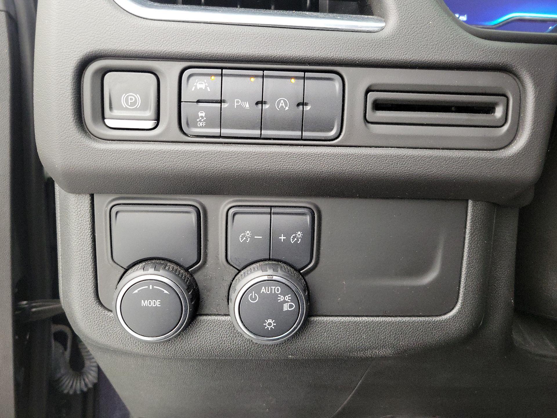 Thumbnail: 2023 Chevrolet Suburban - 13