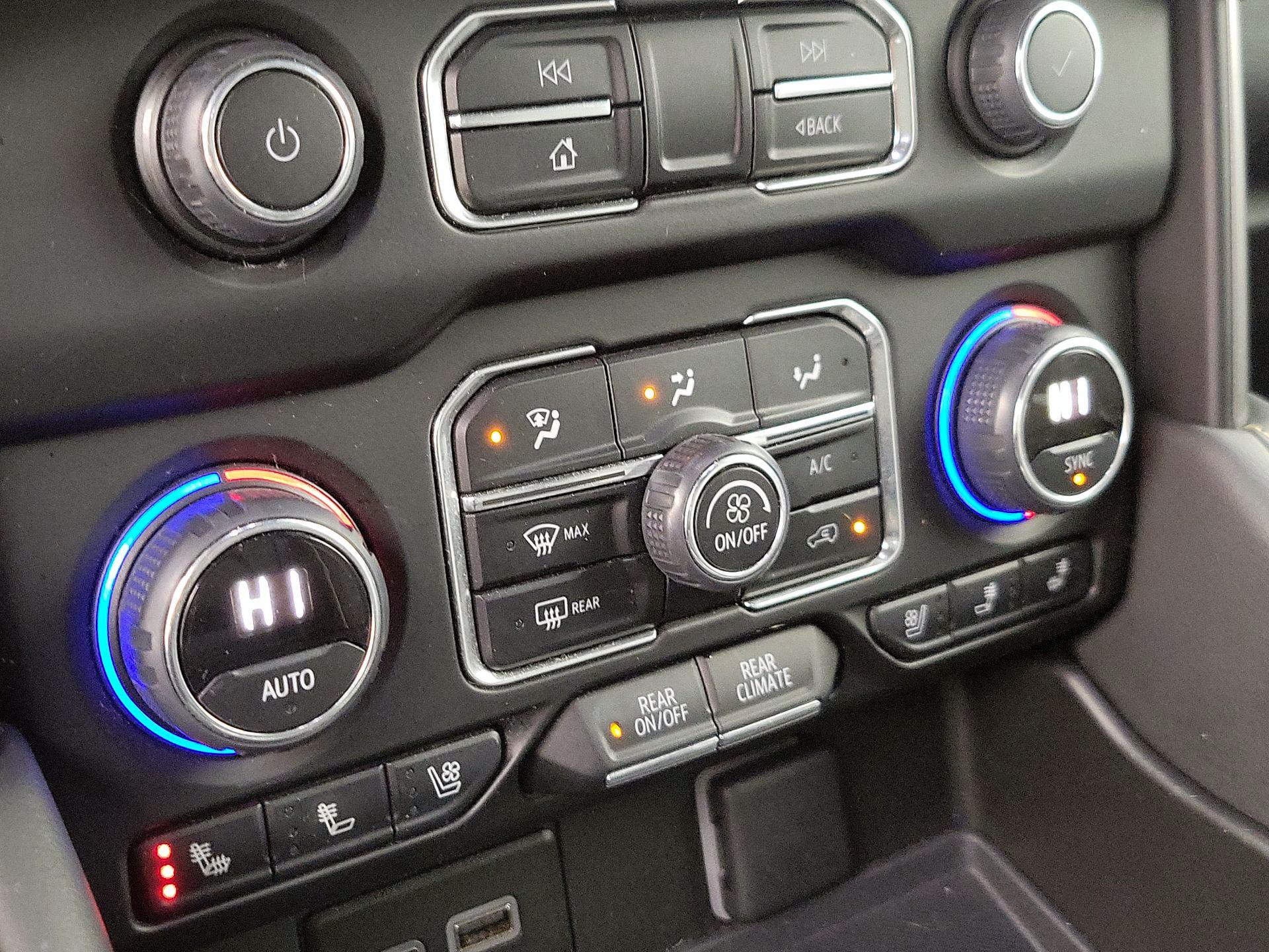 Thumbnail: 2023 Chevrolet Suburban - 17