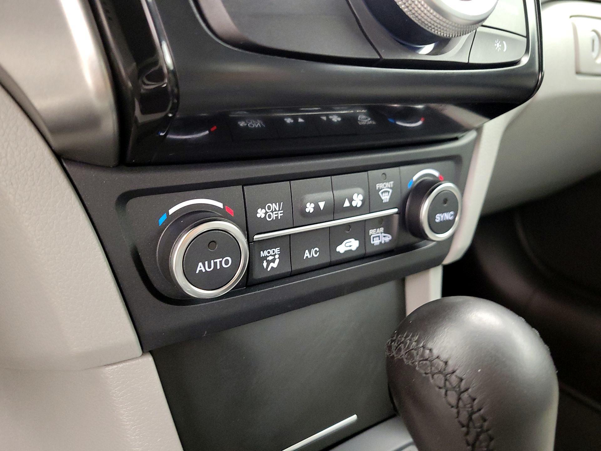 Thumbnail: 2020 Acura ILX - 16