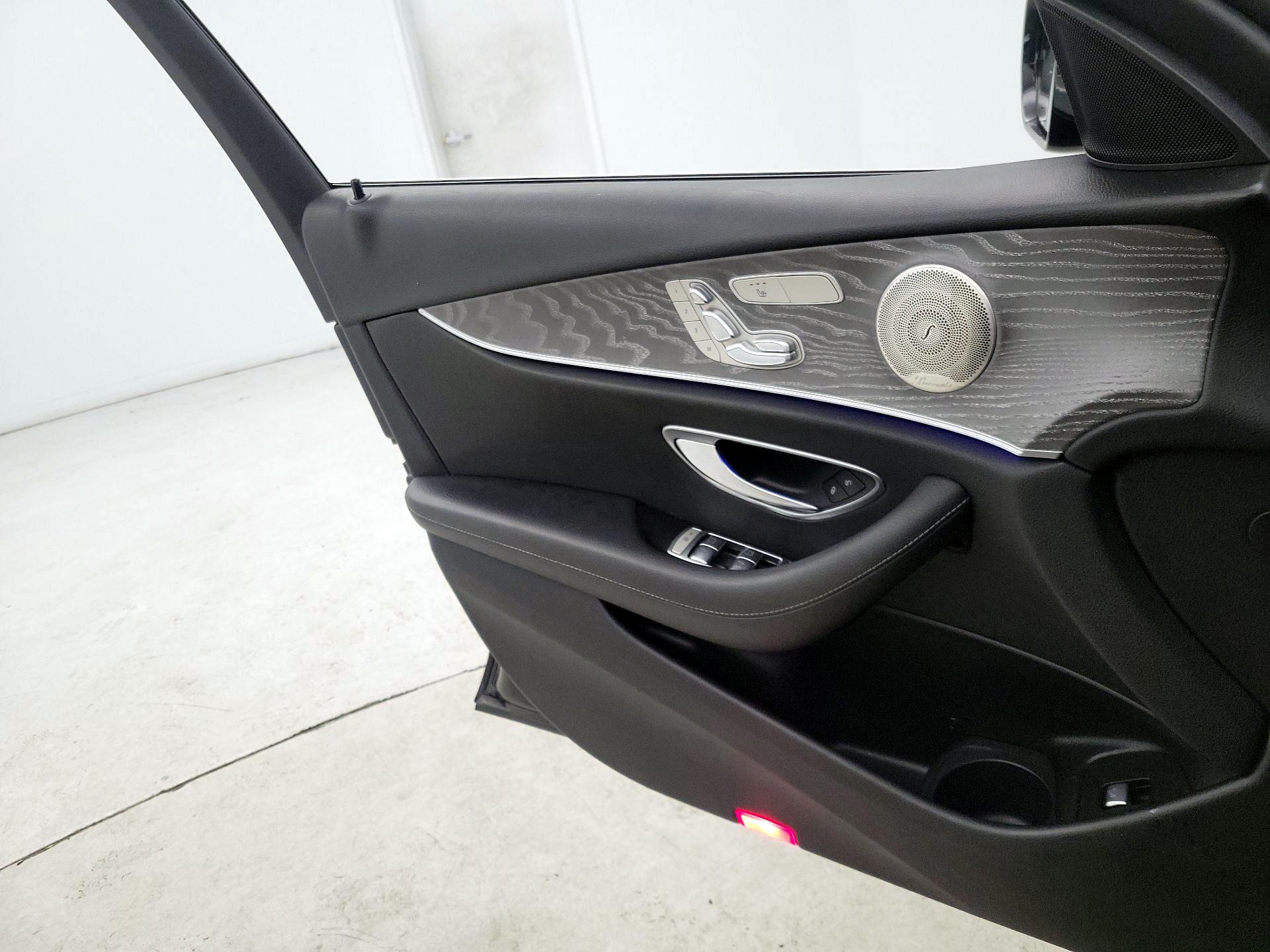 Thumbnail: 2021 Mercedes-Benz E-Class - 12