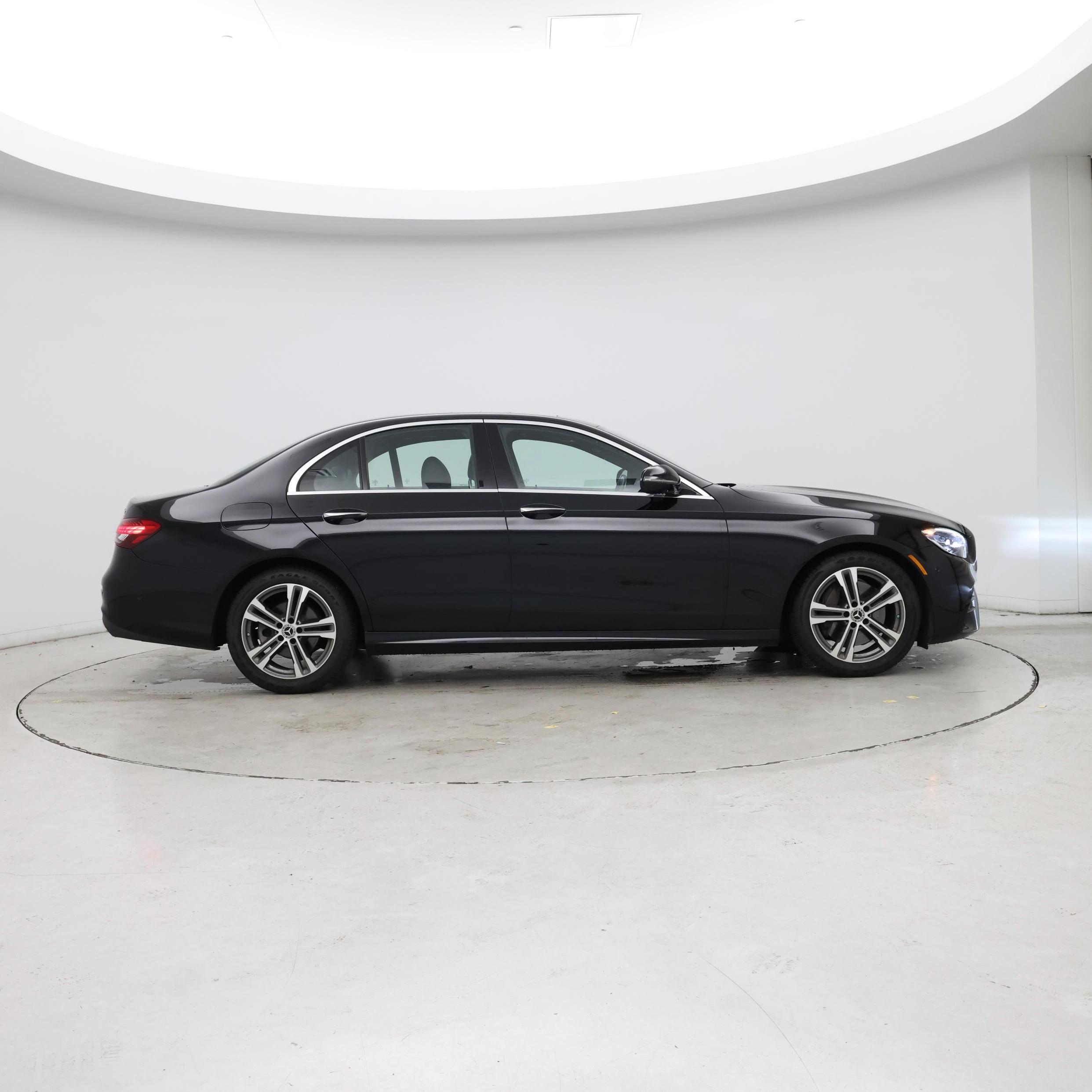 Thumbnail: 2021 Mercedes-Benz E-Class - 7