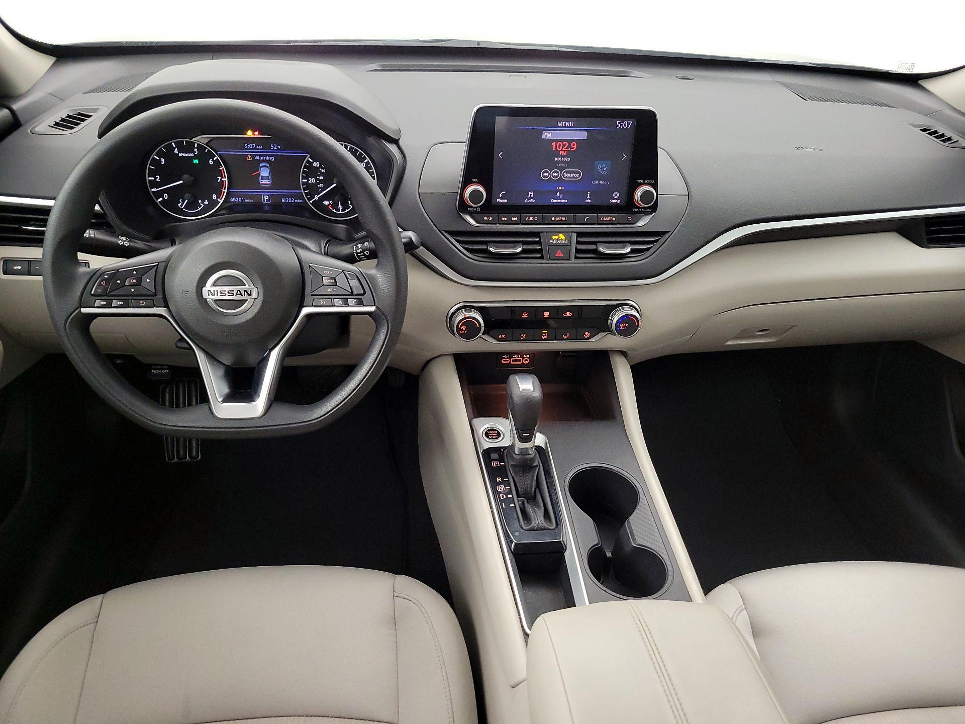 Thumbnail: 2020 Nissan Altima - 9