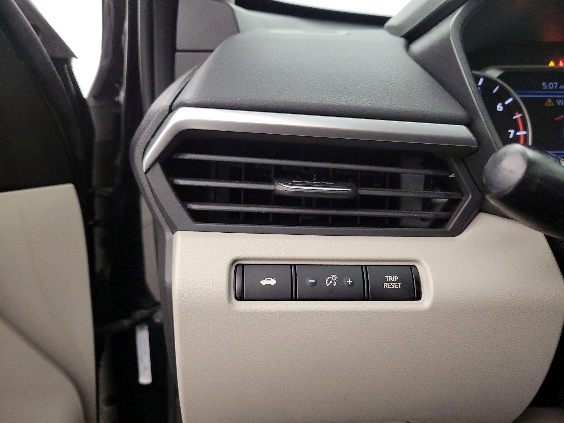 Thumbnail: 2020 Nissan Altima - 13