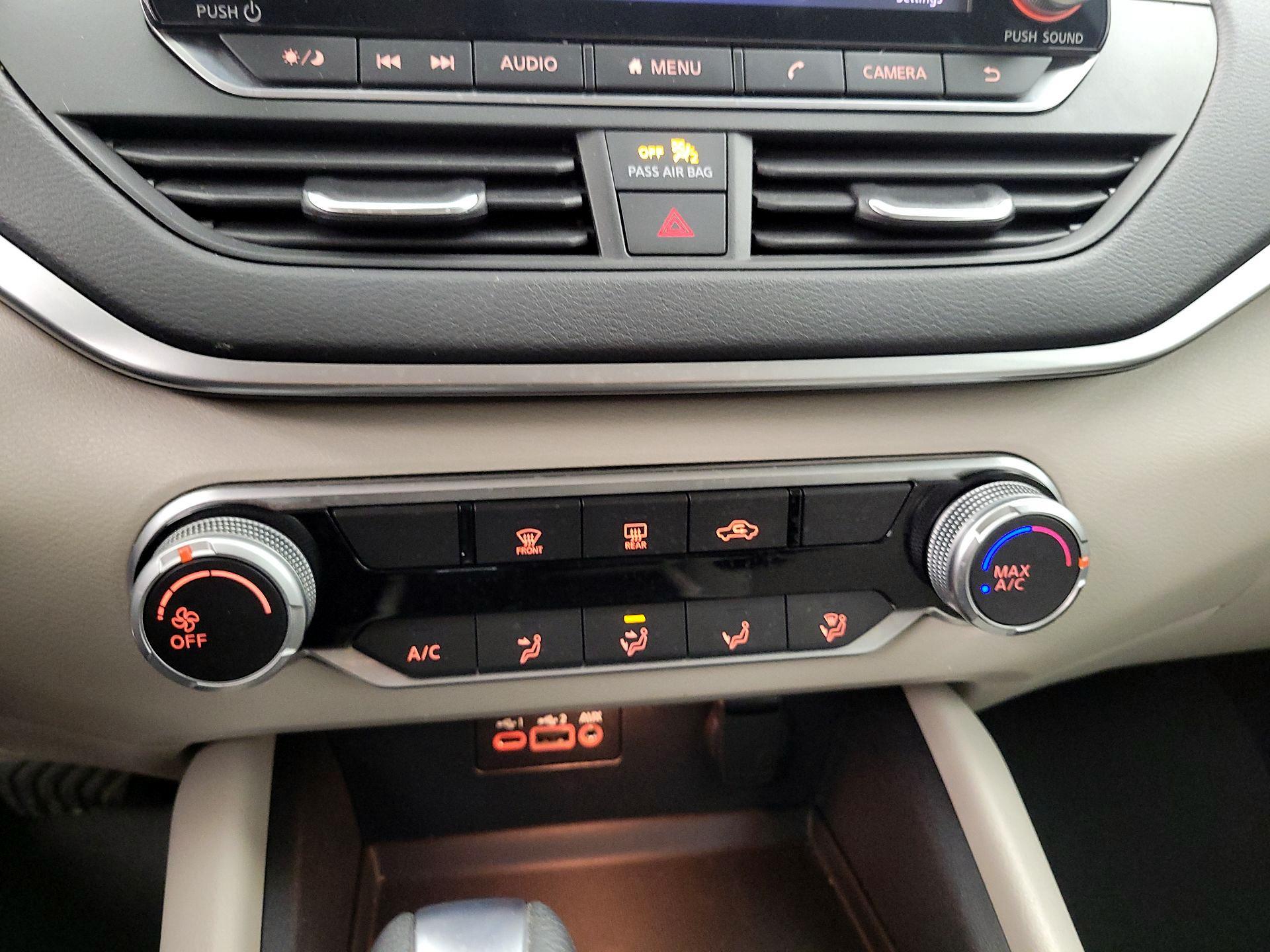 Thumbnail: 2020 Nissan Altima - 16