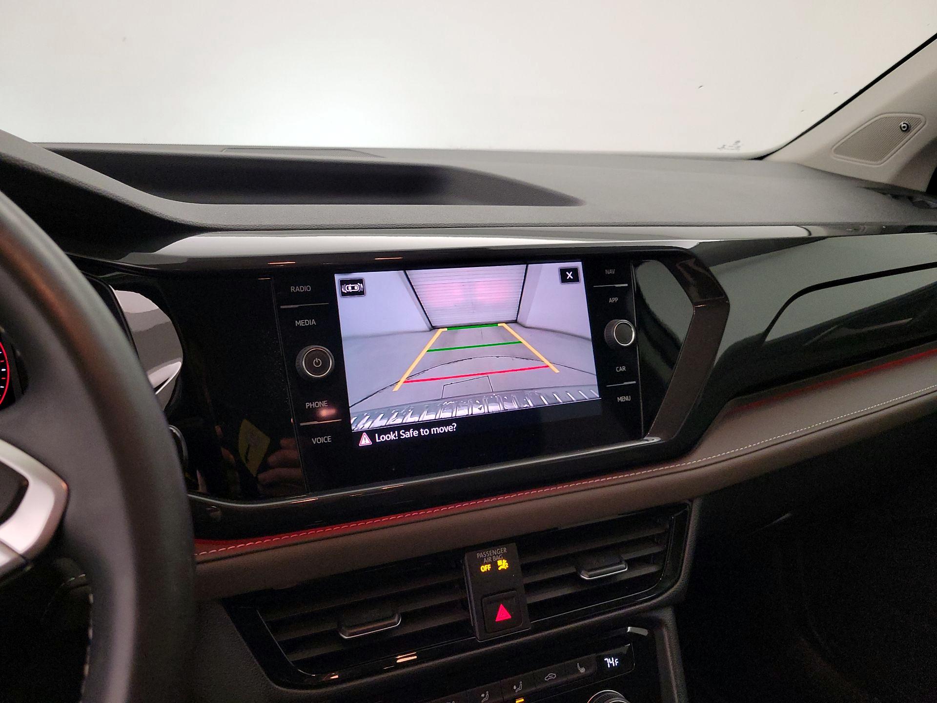 Thumbnail: 2022 Volkswagen Taos - 14