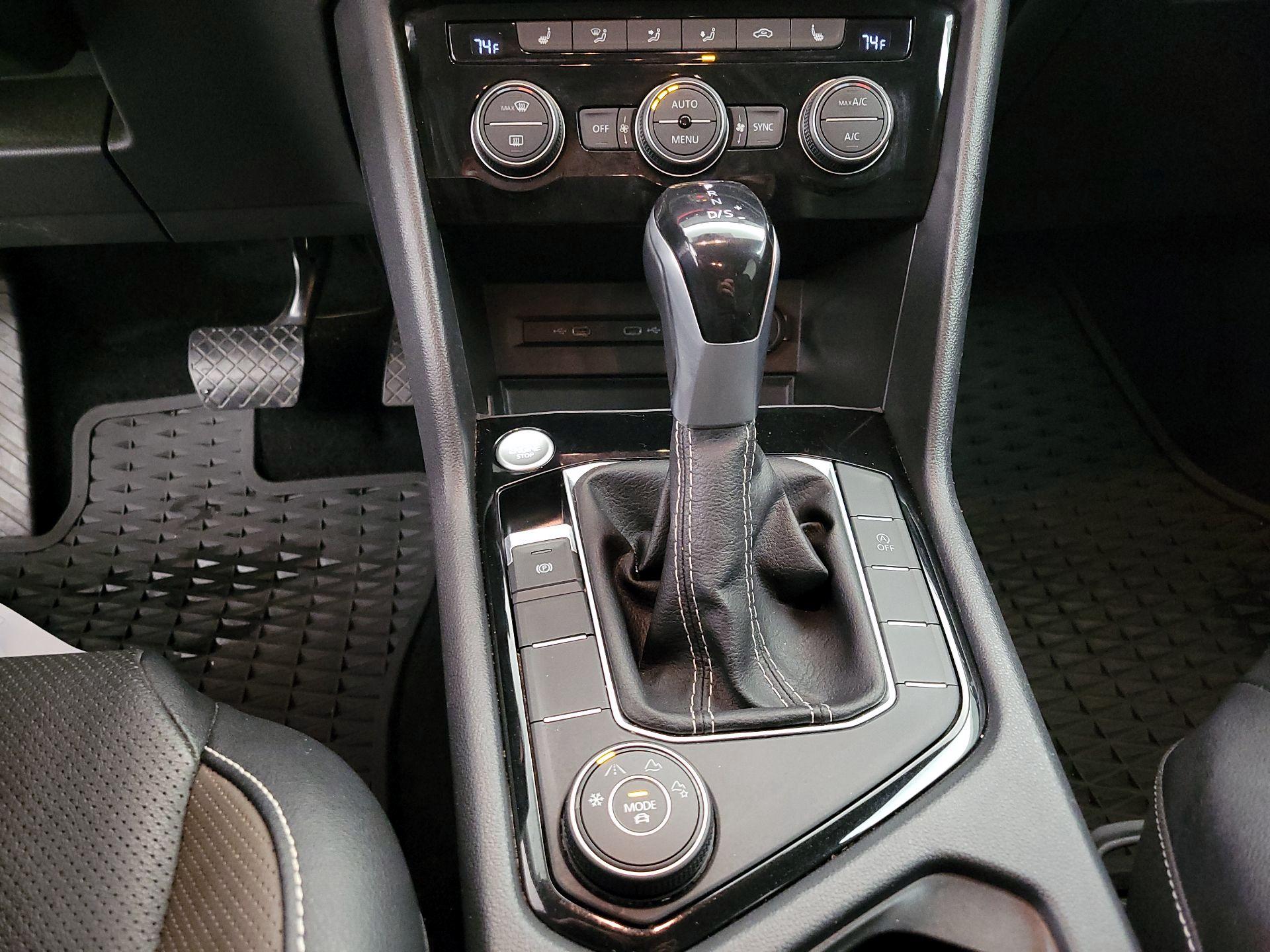 Thumbnail: 2022 Volkswagen Taos - 17