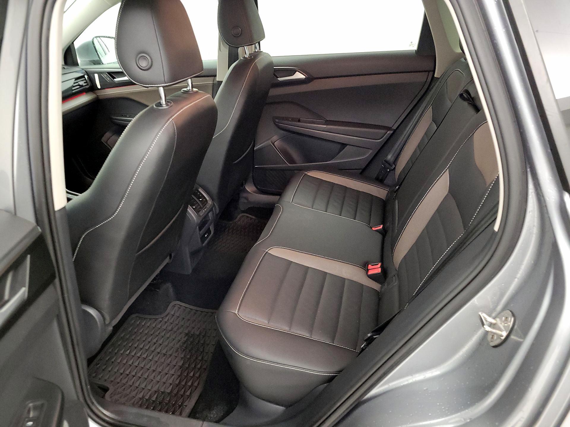 Thumbnail: 2022 Volkswagen Taos - 19