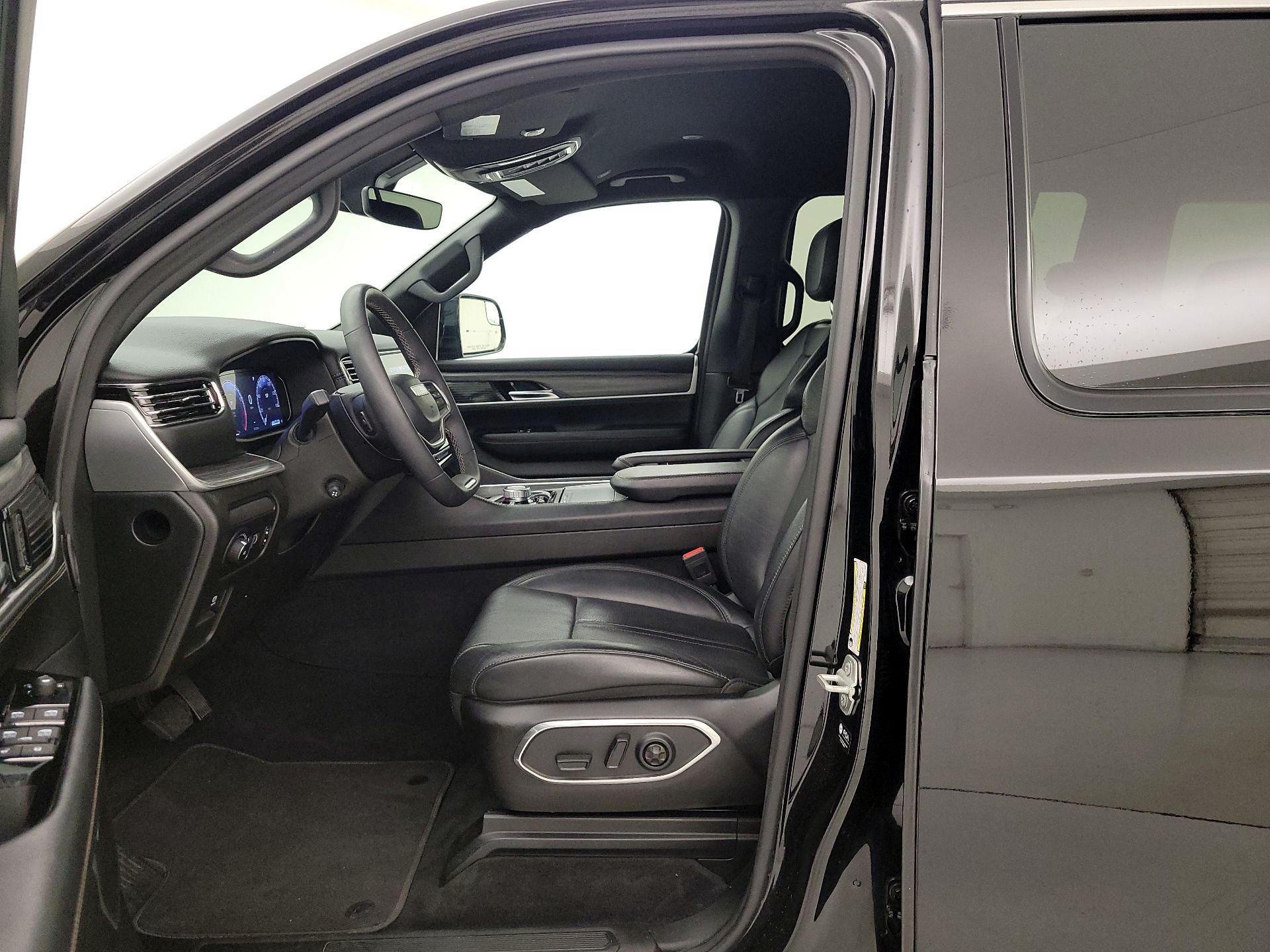 Thumbnail: 2024 Jeep Wagoneer - 11