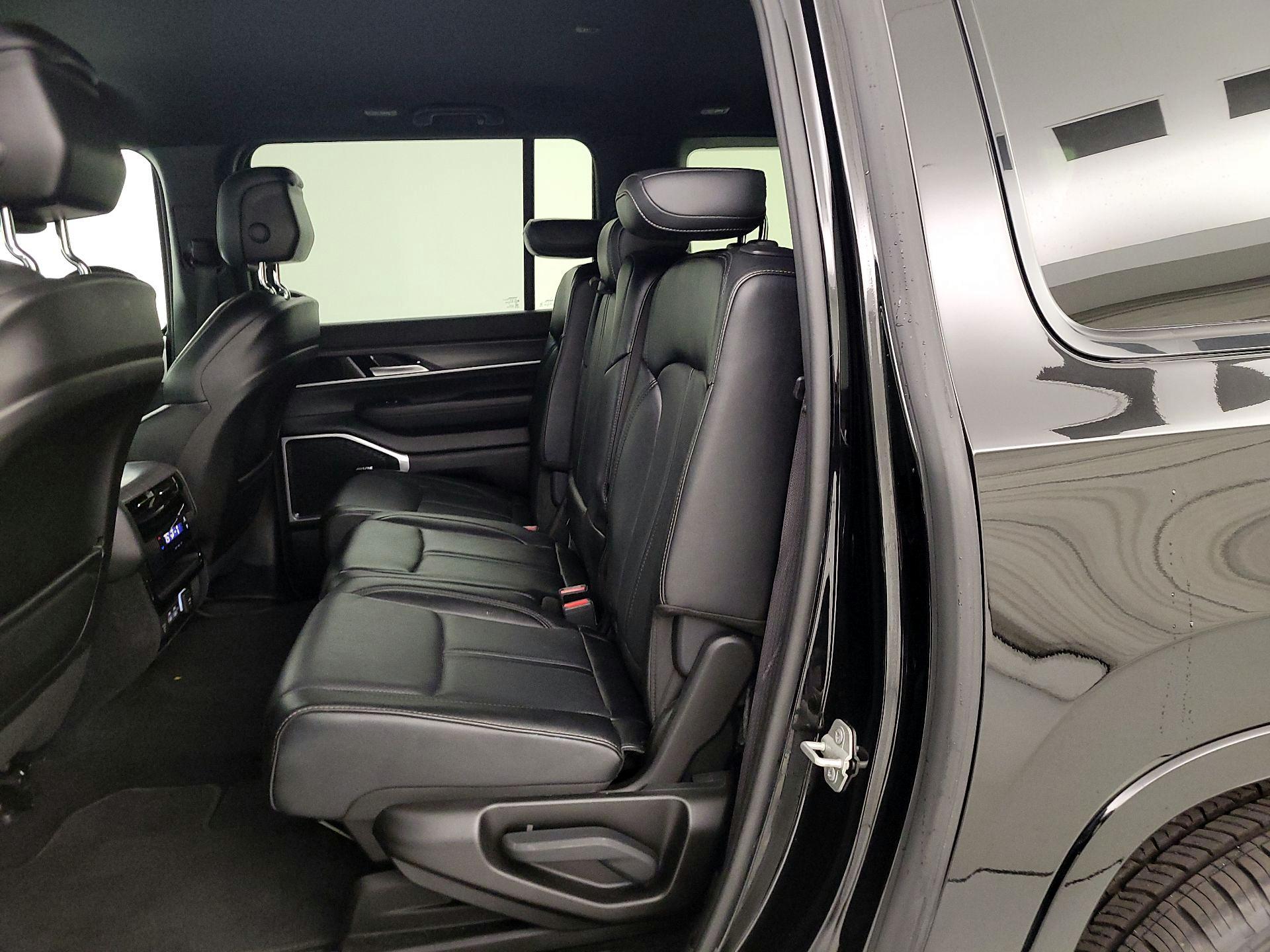 Thumbnail: 2024 Jeep Wagoneer - 19