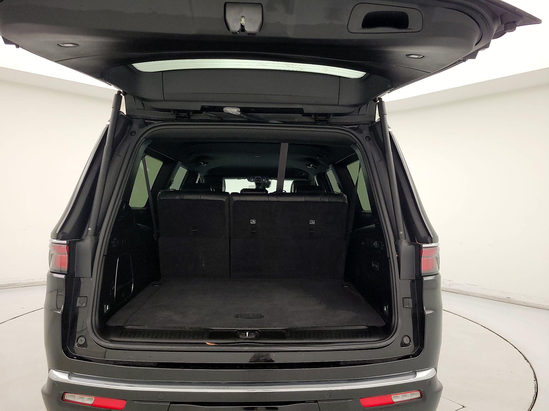 Thumbnail: 2024 Jeep Wagoneer - 20