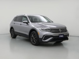 Gray 2024 Volkswagen Tiguan SE
