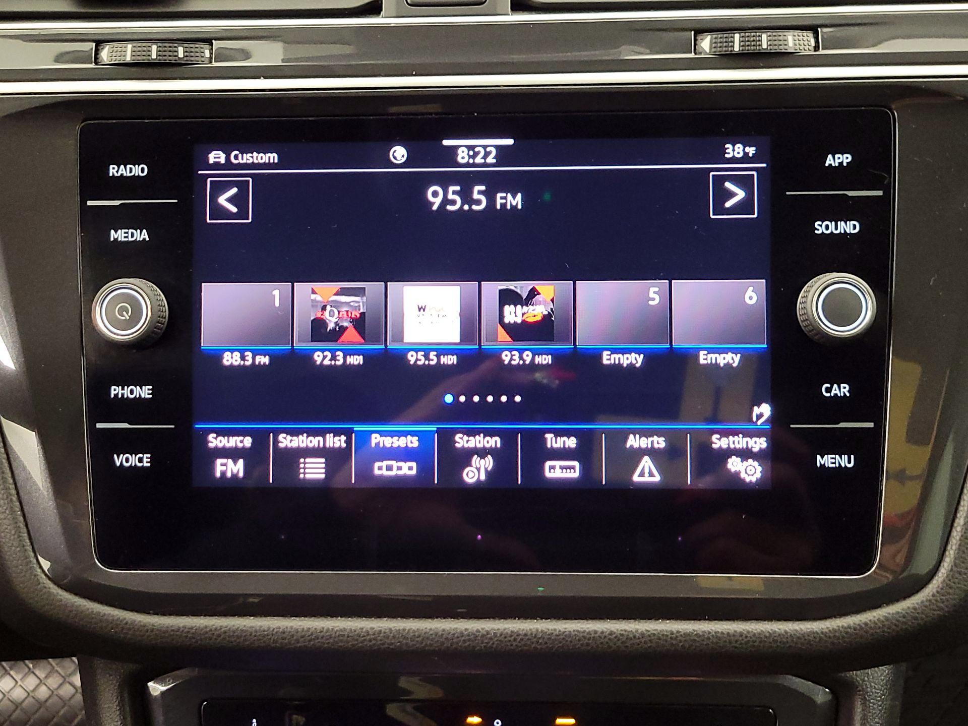 Thumbnail: 2024 Volkswagen Tiguan - 15