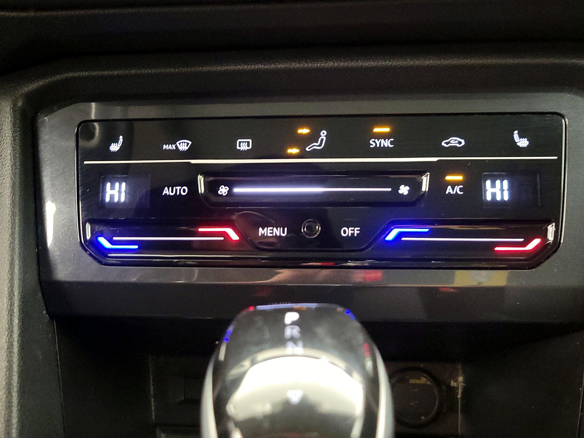 Thumbnail: 2024 Volkswagen Tiguan - 16