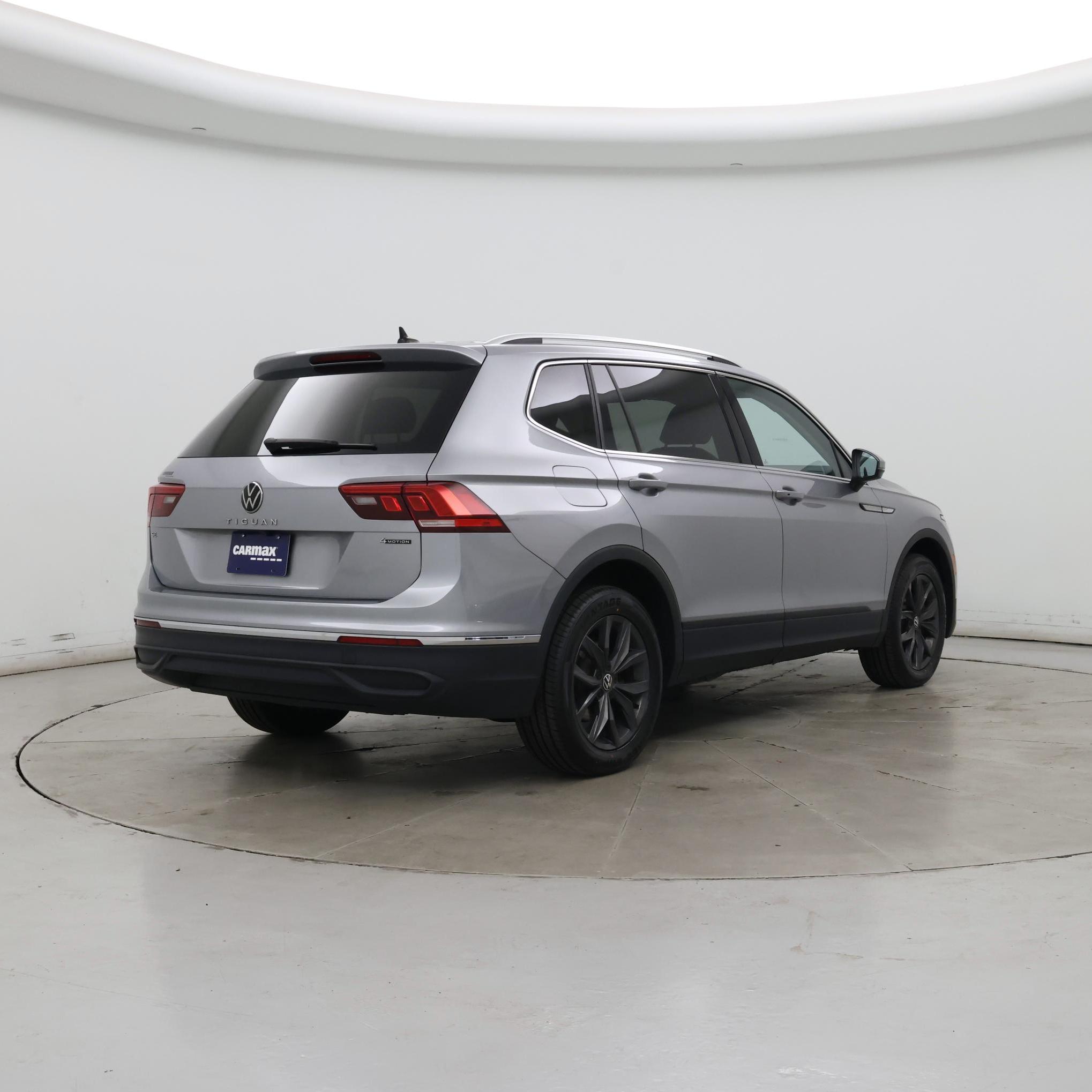 Thumbnail: 2024 Volkswagen Tiguan - 8