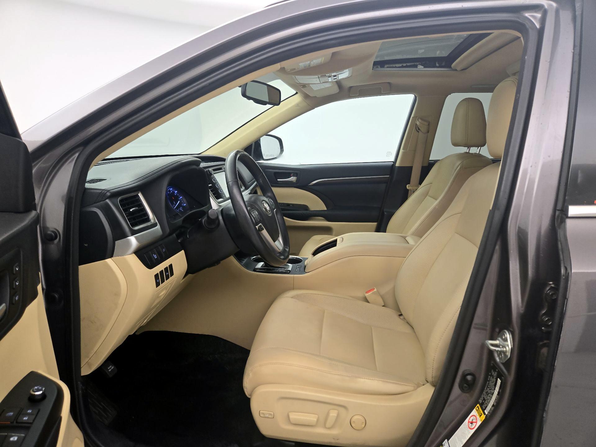 Thumbnail: 2014 Toyota Highlander - 11