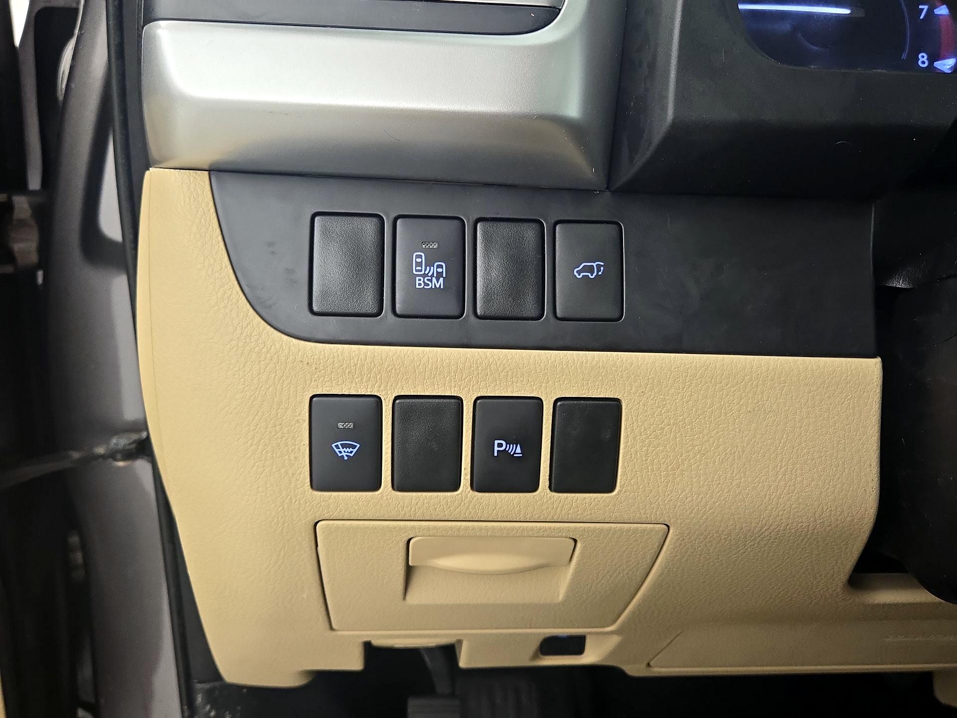 Thumbnail: 2014 Toyota Highlander - 13