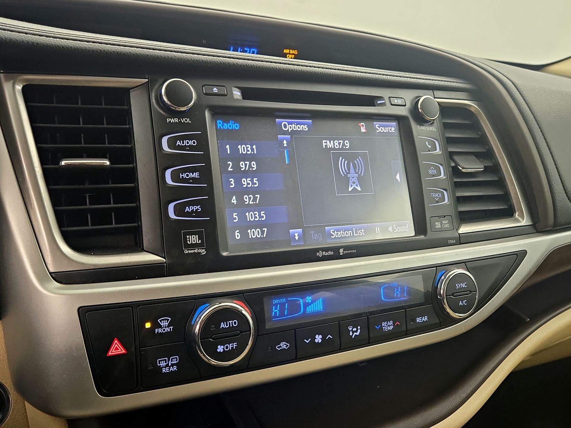 Thumbnail: 2014 Toyota Highlander - 16