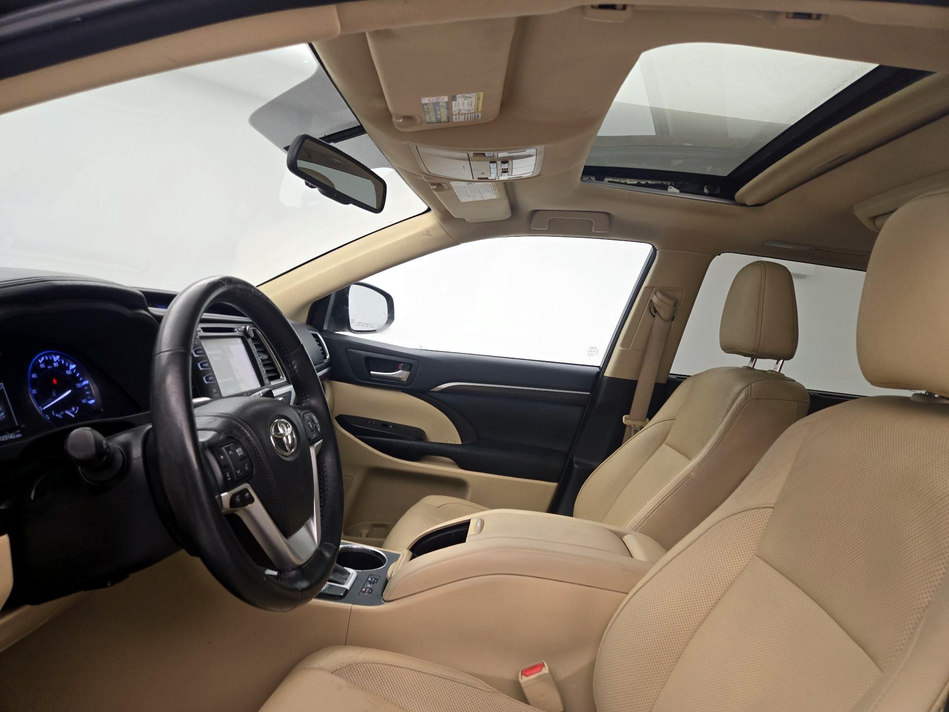 Thumbnail: 2014 Toyota Highlander - 20