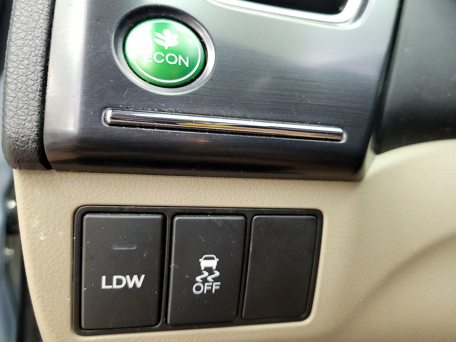 Thumbnail: 2015 Honda Civic - 13