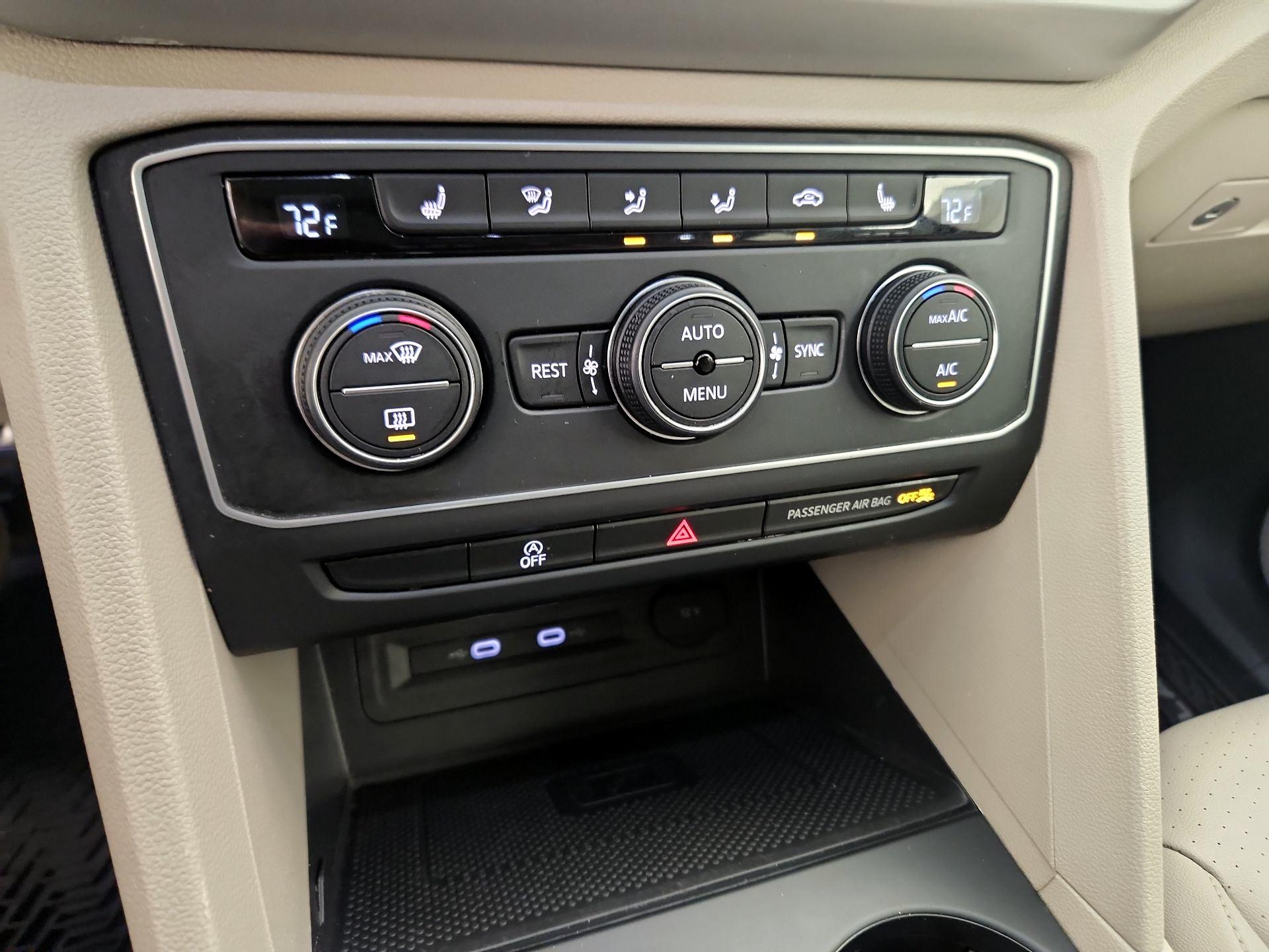 Thumbnail: 2021 Volkswagen Atlas - 16