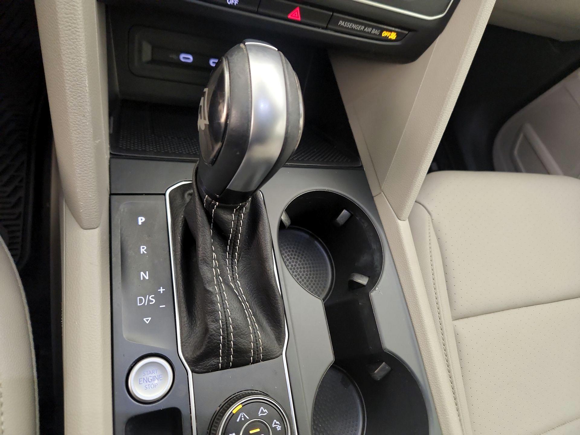 Thumbnail: 2021 Volkswagen Atlas - 17