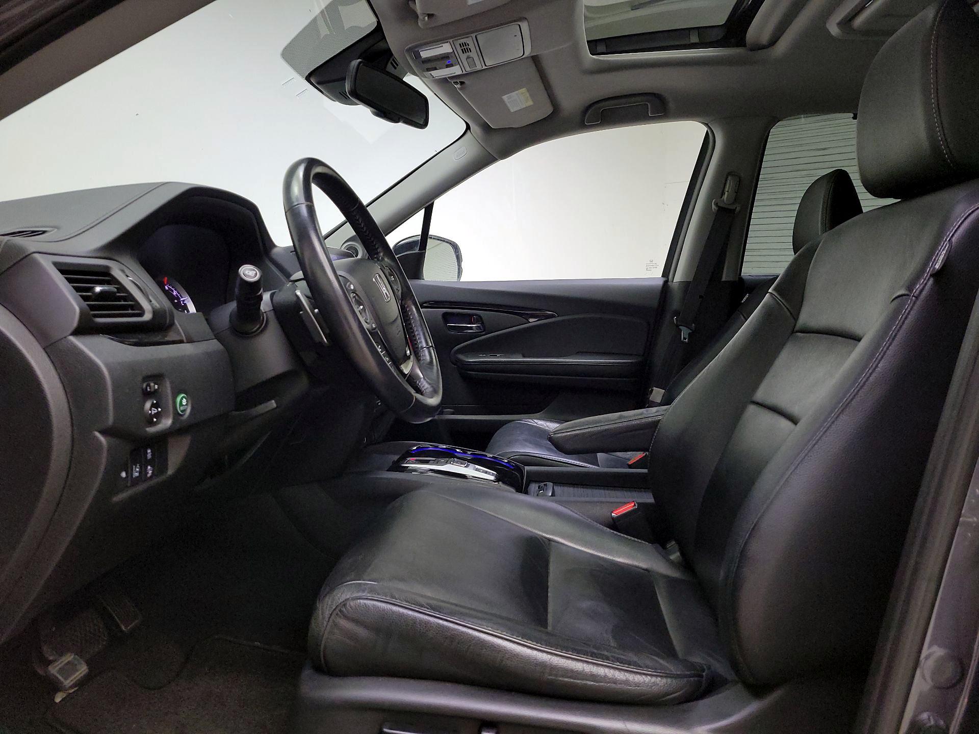 Thumbnail: 2016 Honda Pilot - 11