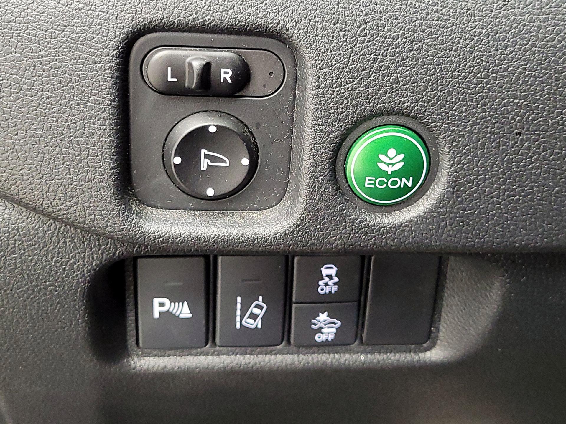 Thumbnail: 2016 Honda Pilot - 13