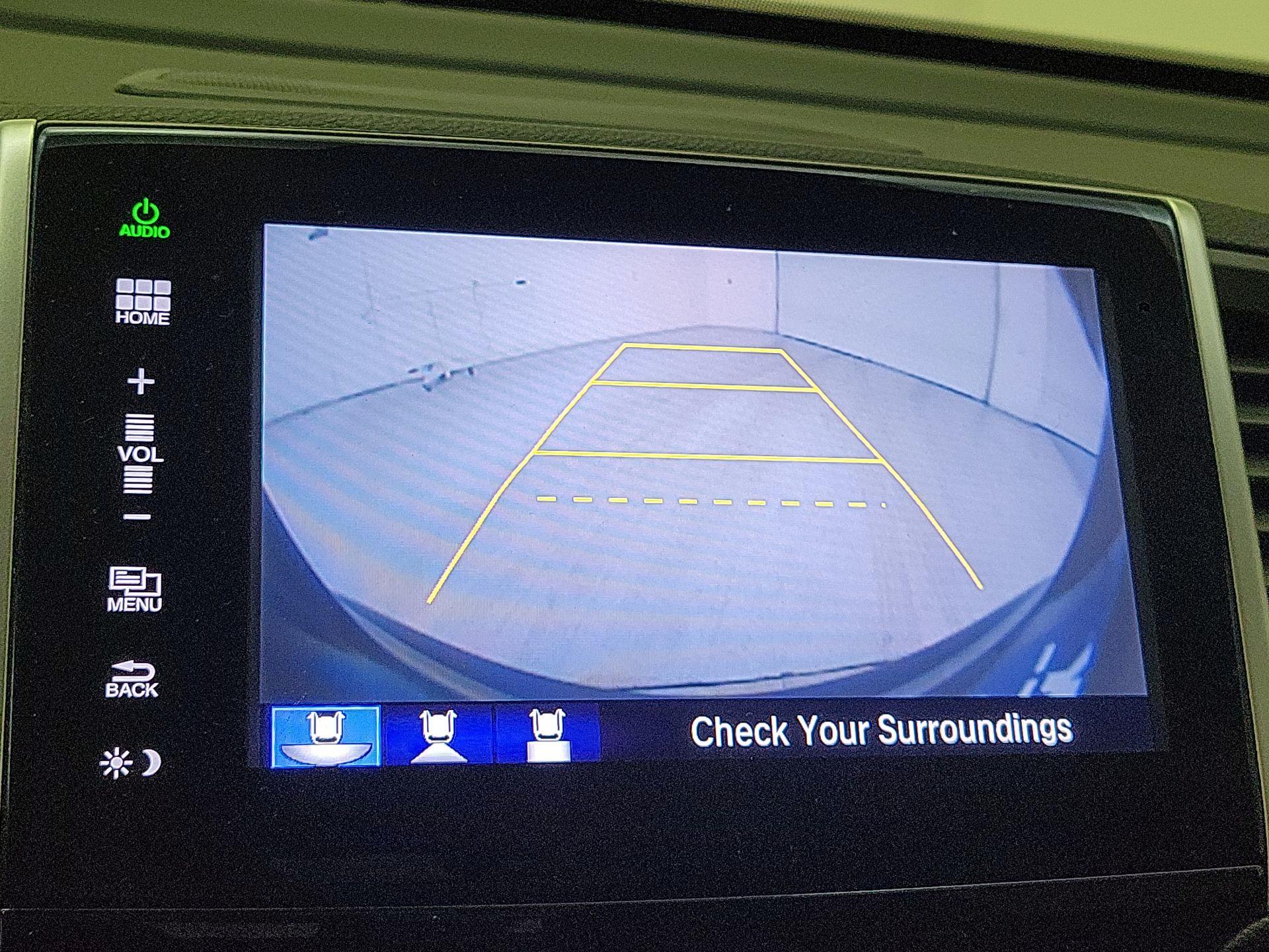 Thumbnail: 2016 Honda Pilot - 15