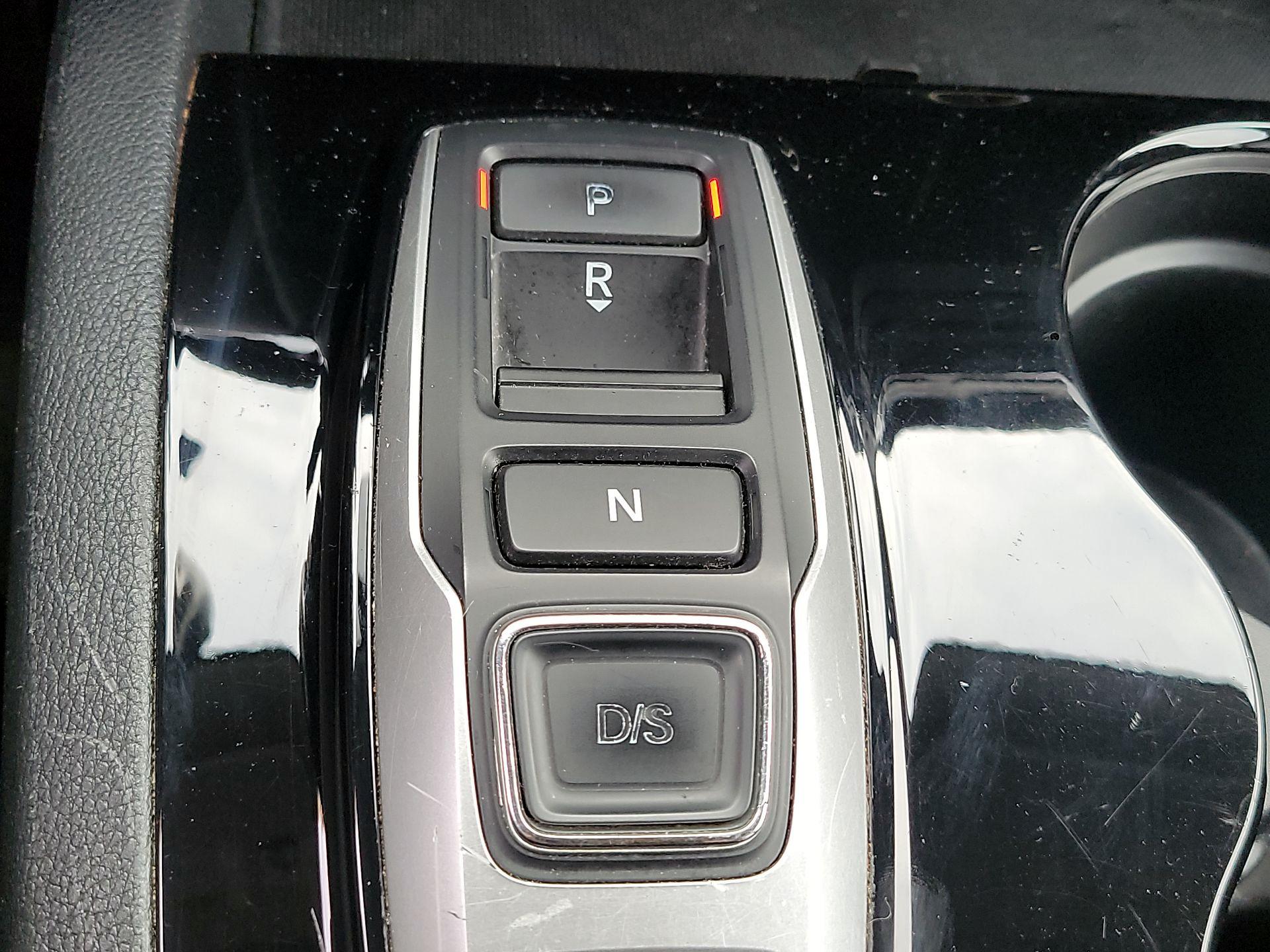 Thumbnail: 2016 Honda Pilot - 18