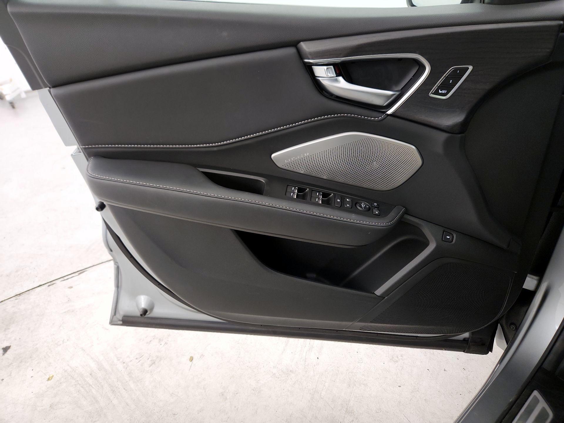 Thumbnail: 2025 Acura RDX - 12