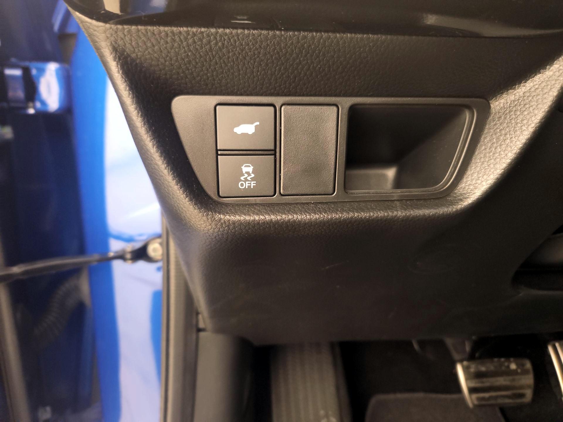 Thumbnail: 2025 Acura ADX - 13