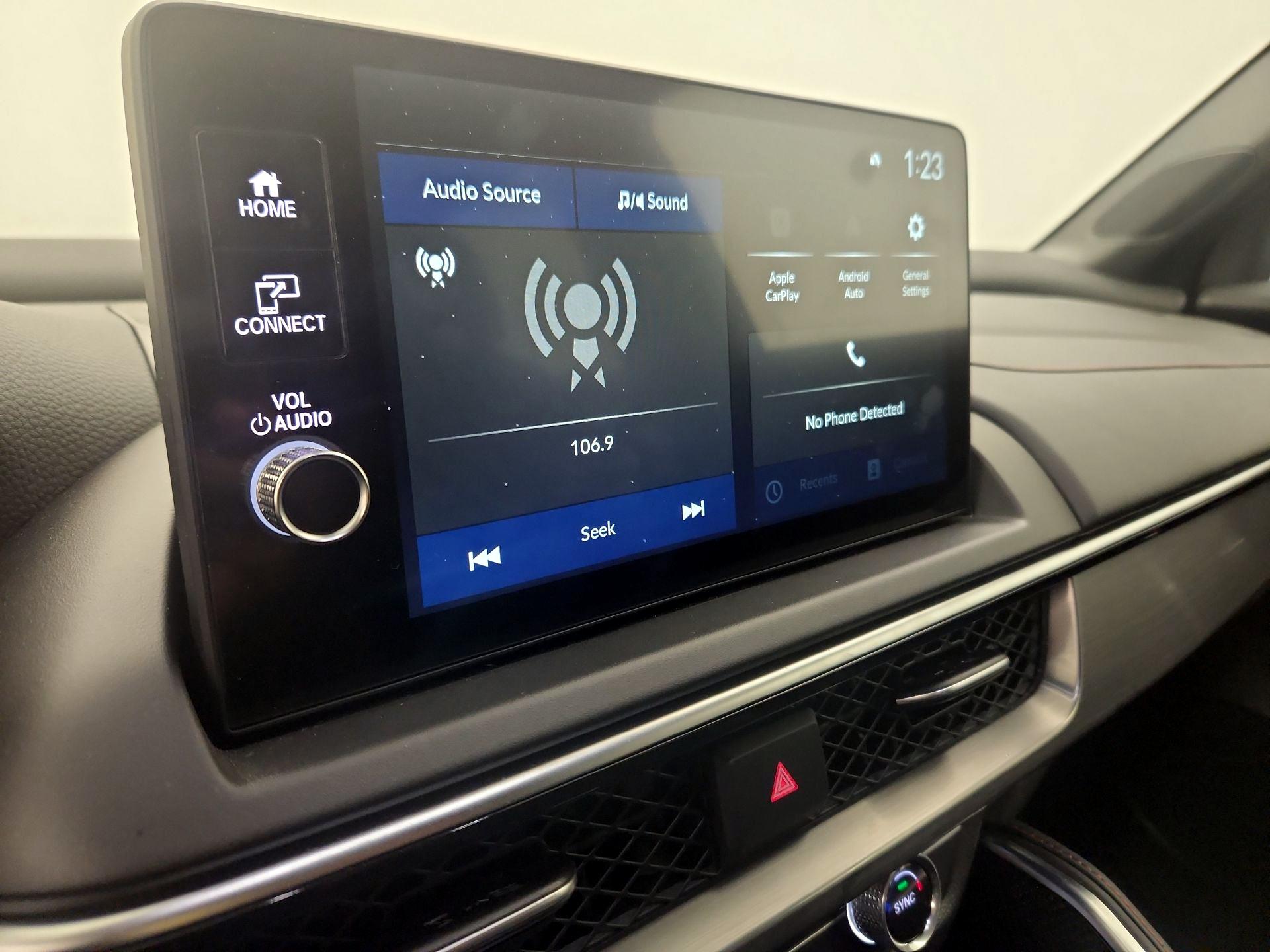 Thumbnail: 2025 Acura ADX - 15