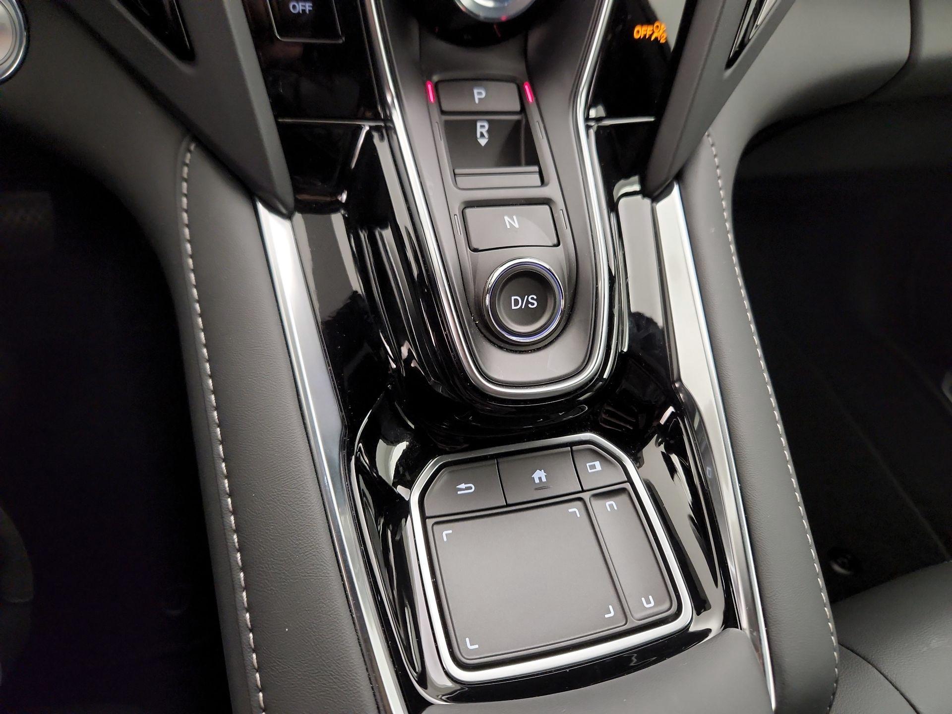 Thumbnail: 2025 Acura RDX - 17