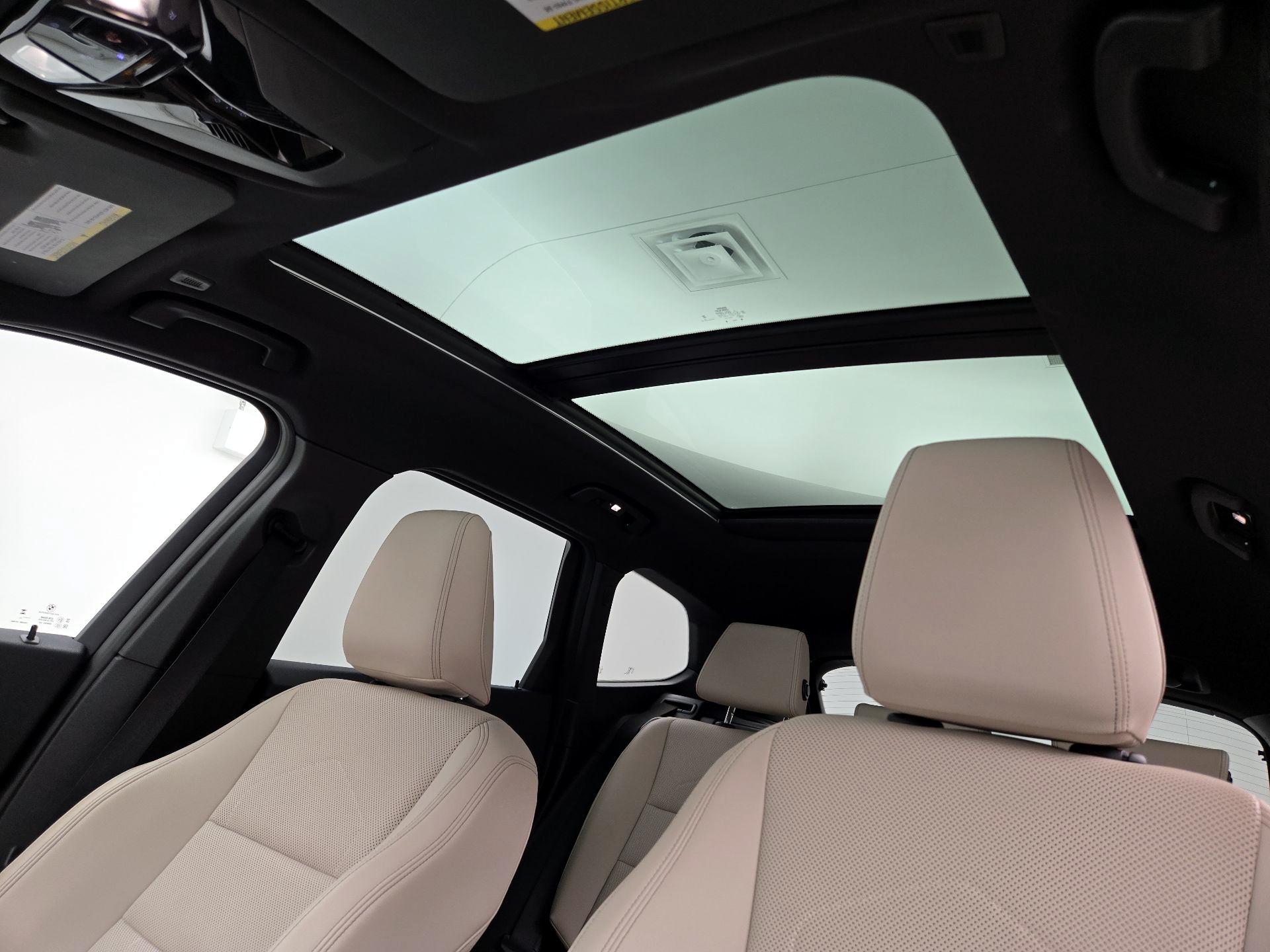 Thumbnail: 2023 BMW X1 - 20