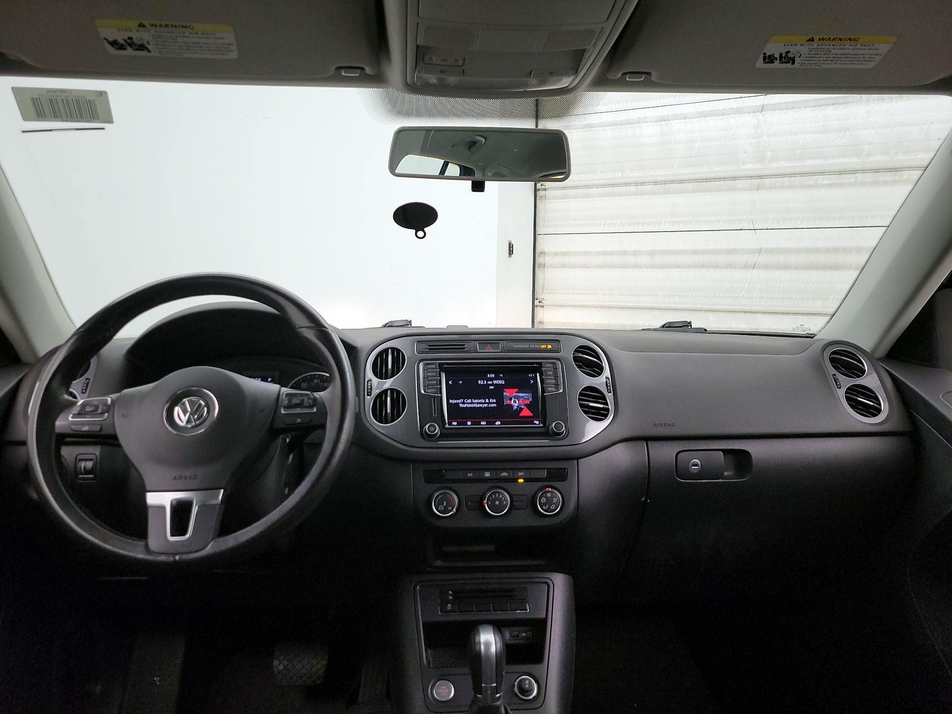 Thumbnail: 2017 Volkswagen Tiguan - 9