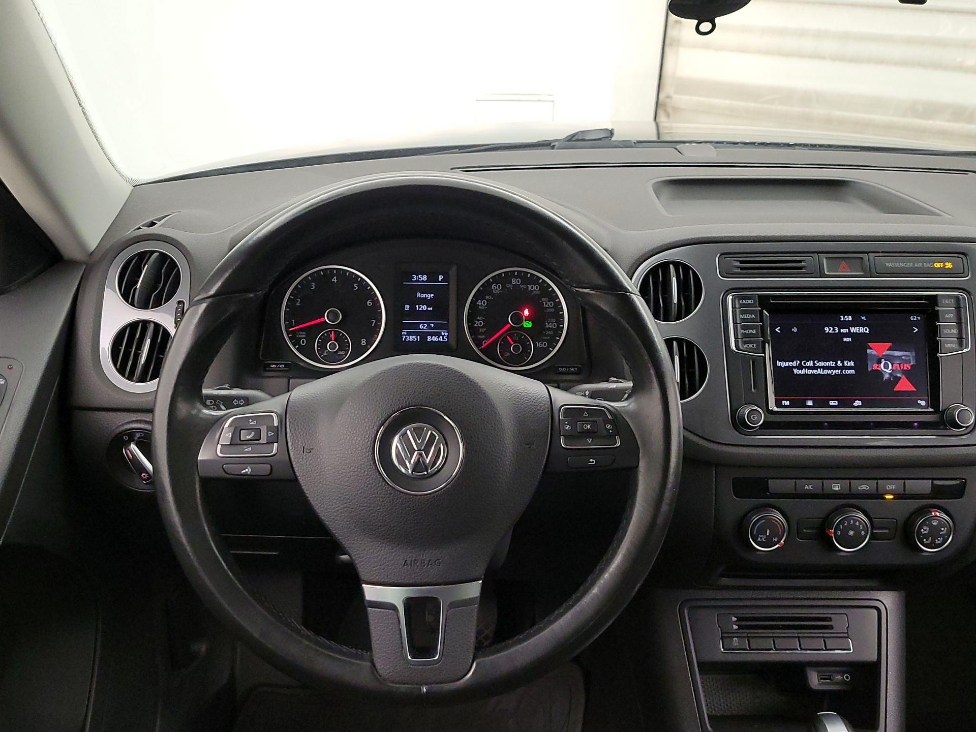 Thumbnail: 2017 Volkswagen Tiguan - 10