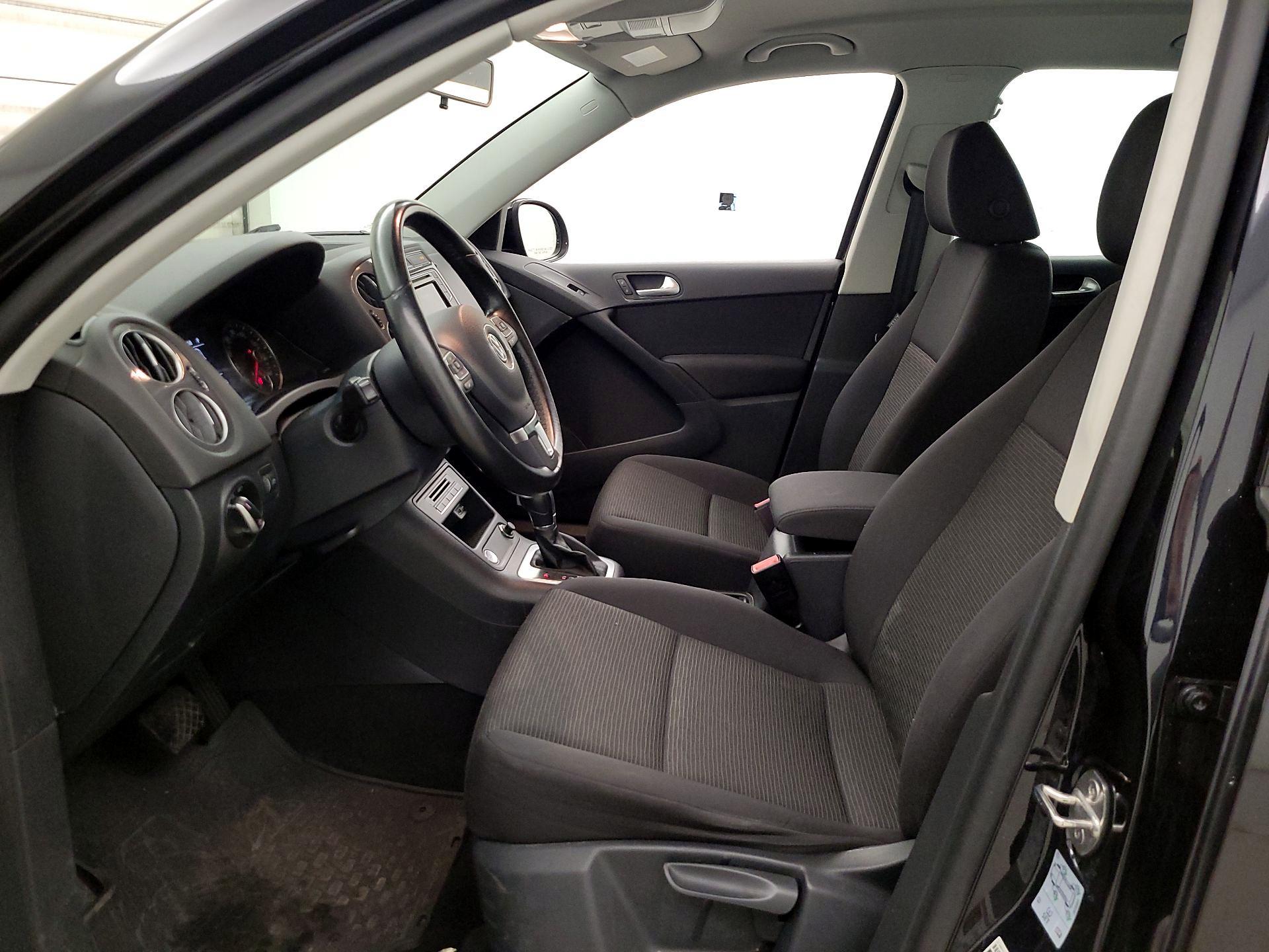 Thumbnail: 2017 Volkswagen Tiguan - 11