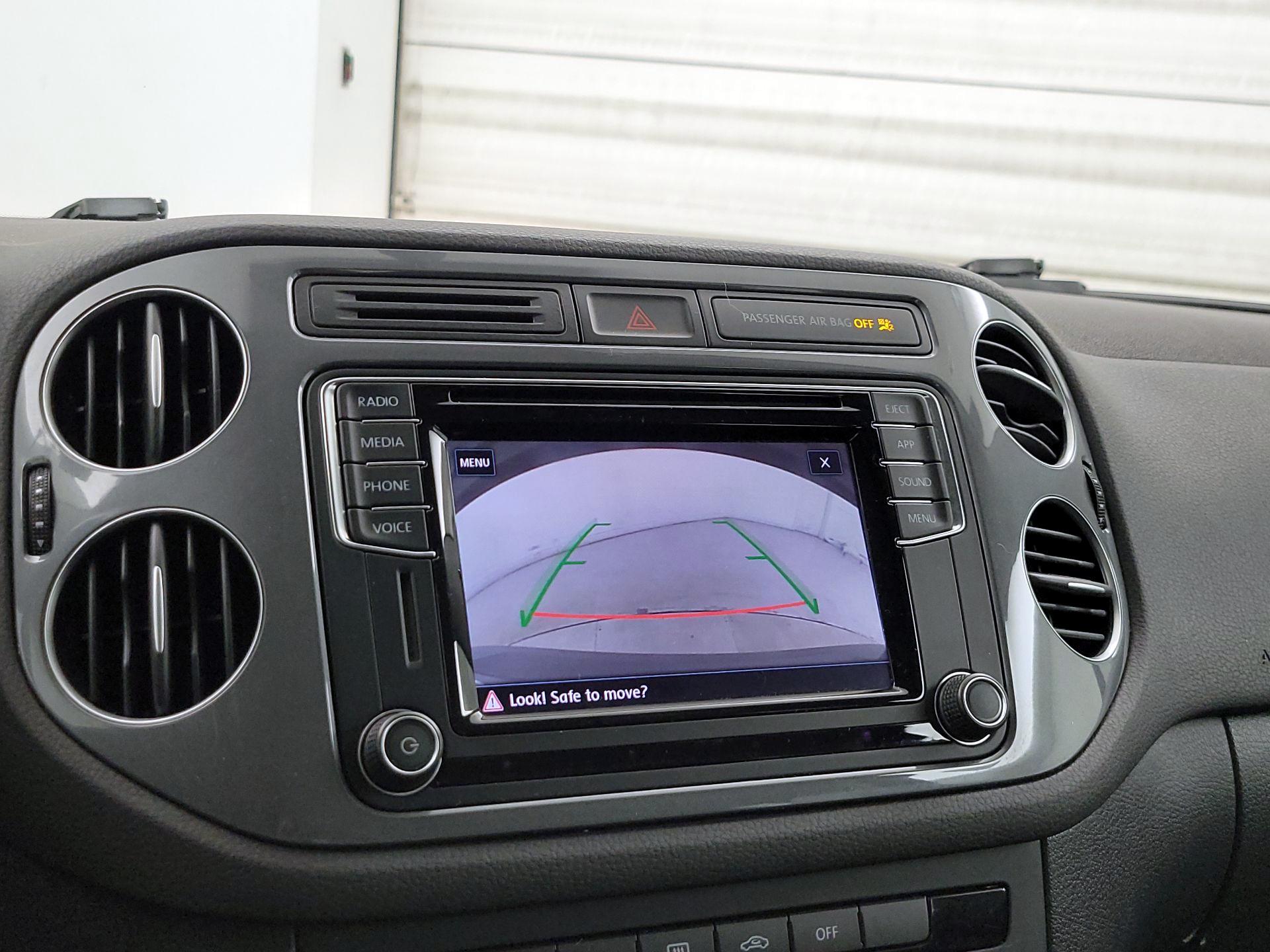 Thumbnail: 2017 Volkswagen Tiguan - 14