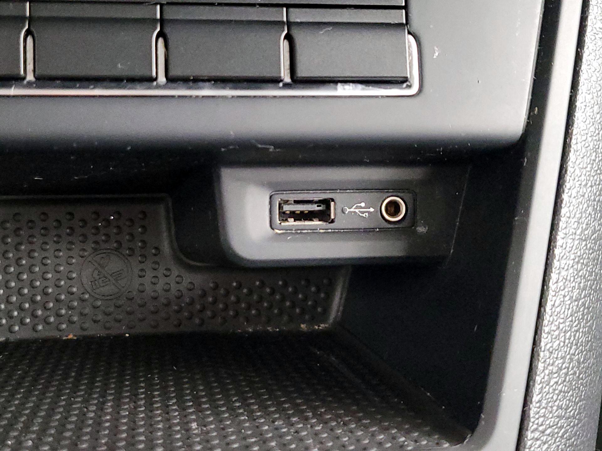 Thumbnail: 2017 Volkswagen Tiguan - 18