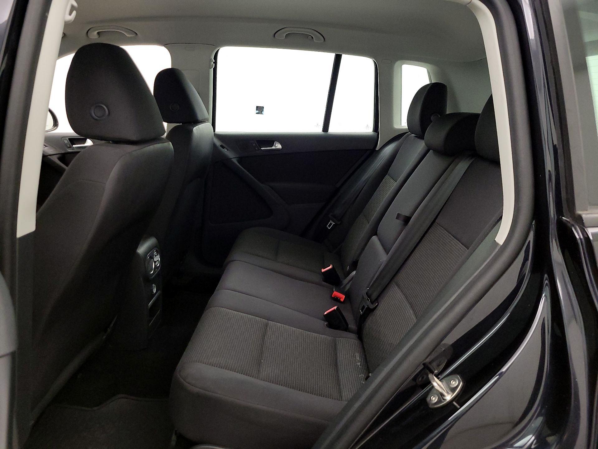 Thumbnail: 2017 Volkswagen Tiguan - 19